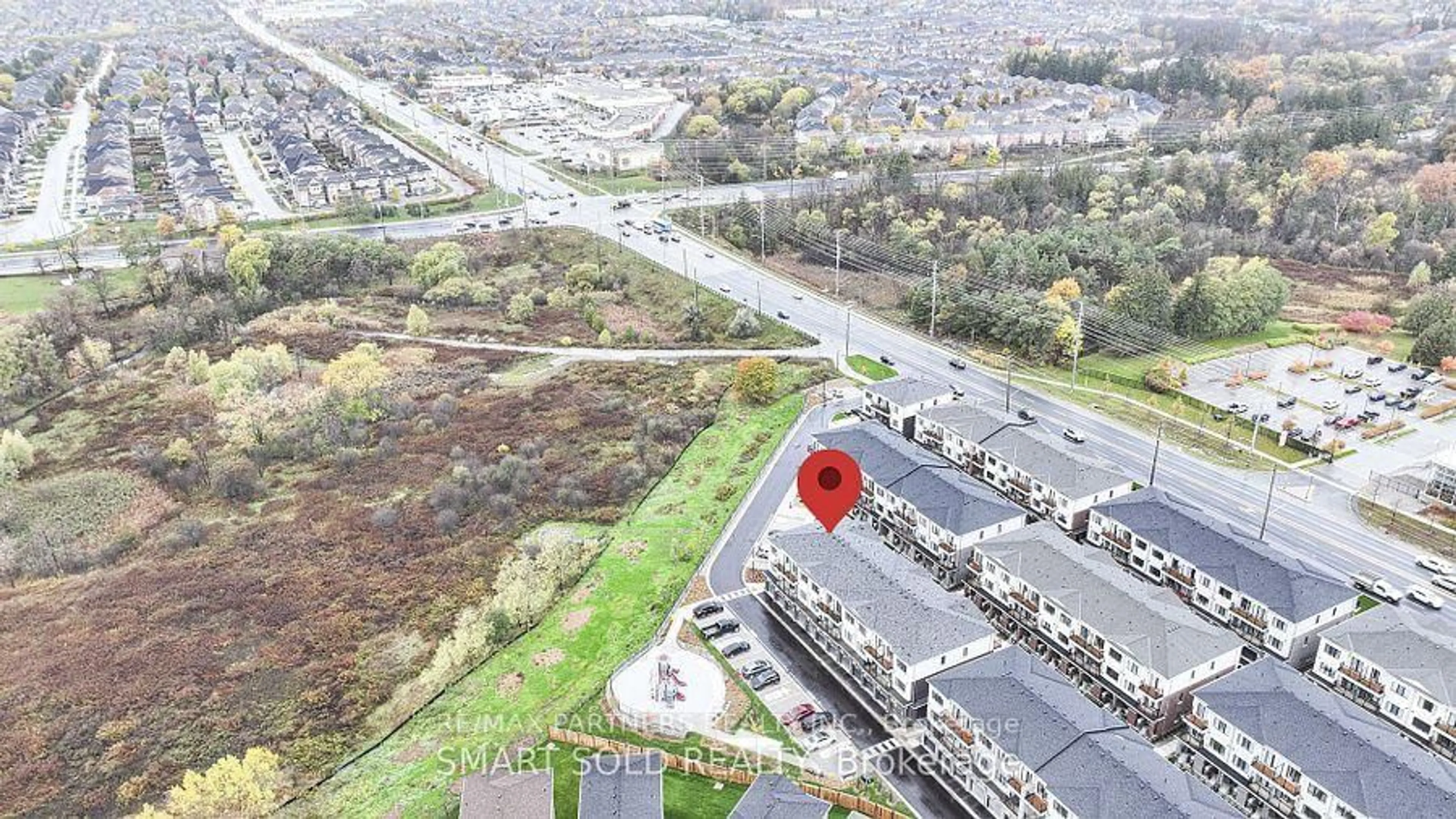 A pic from outside/outdoor area/front of a property/back of a property/a pic from drone, street for 152 Matawin Lane, Richmond Hill Ontario L4B 0H7