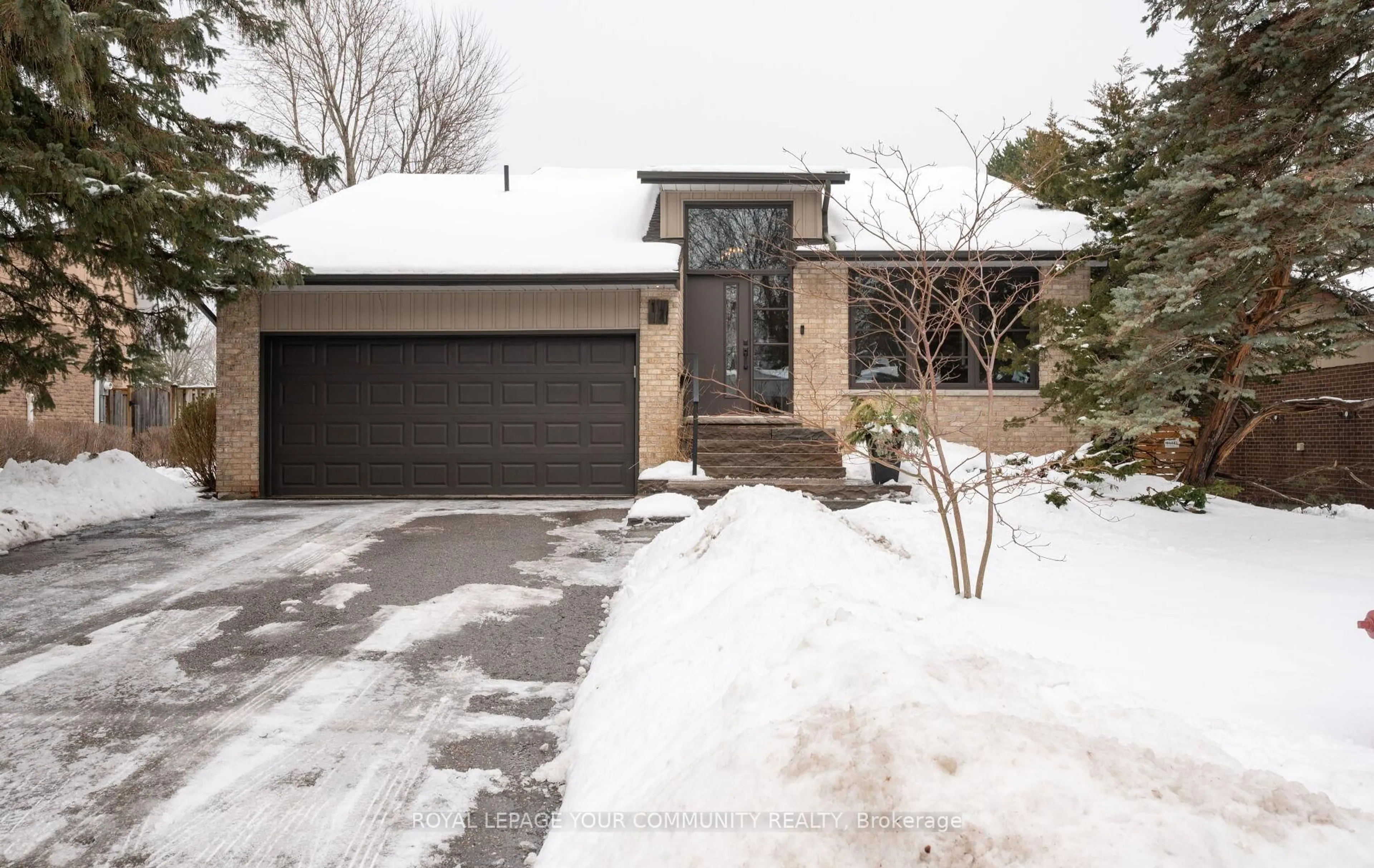 Home with brick exterior material, street for 12 Glenview Dr, Aurora Ontario L4G 2G8