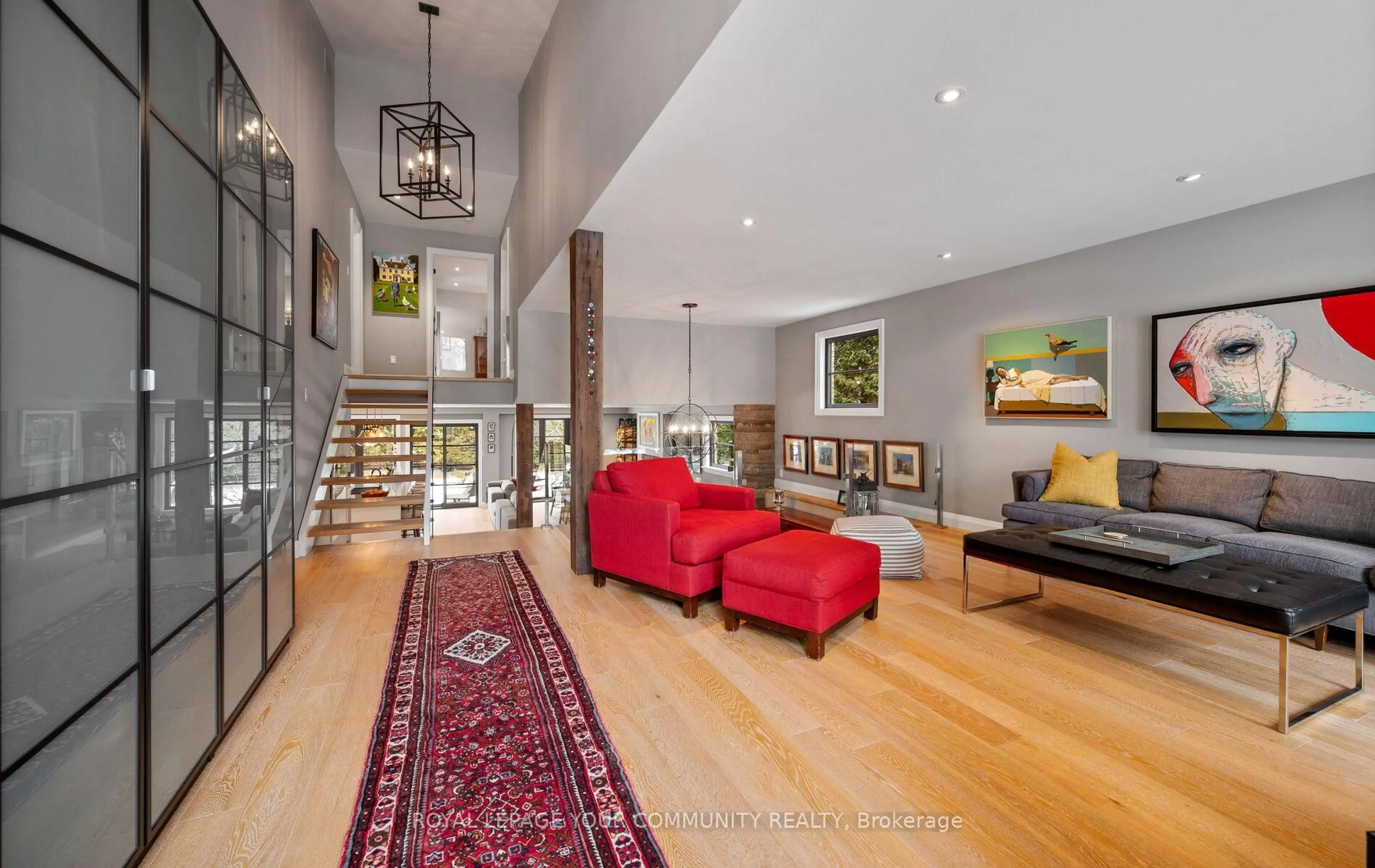 Indoor foyer for 12 Glenview Dr, Aurora Ontario L4G 2G8