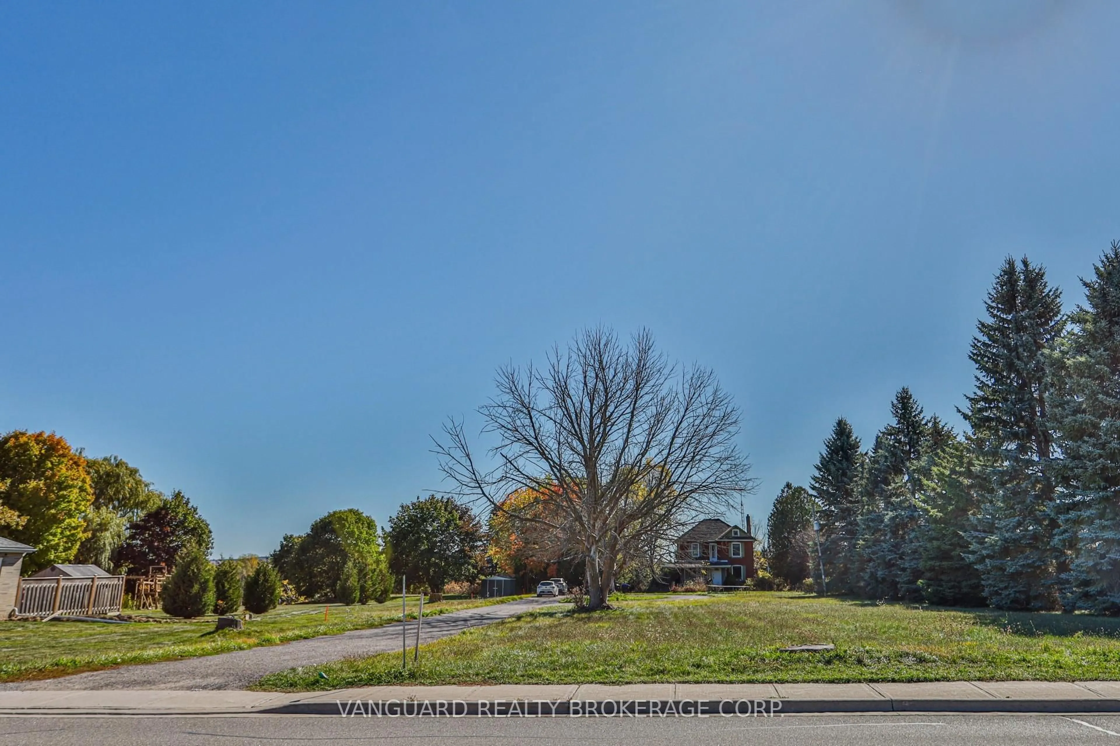 A pic from outside/outdoor area/front of a property/back of a property/a pic from drone, forest/trees view for 2781 Sixth Line, Bradford West Gwillimbury Ontario L3Z 2G7