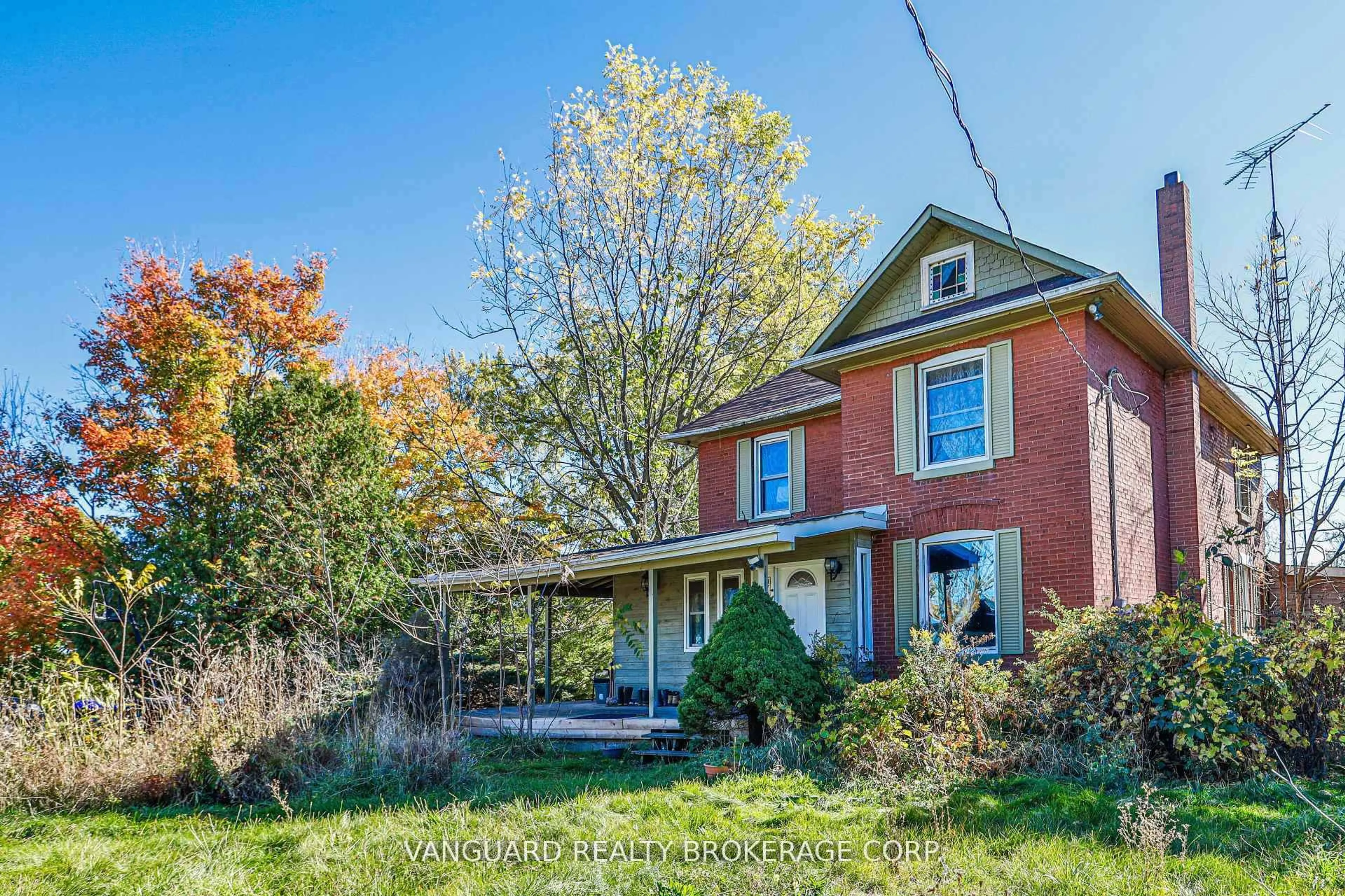 A pic from outside/outdoor area/front of a property/back of a property/a pic from drone, street for 2781 Sixth Line, Bradford West Gwillimbury Ontario L3Z 2G7