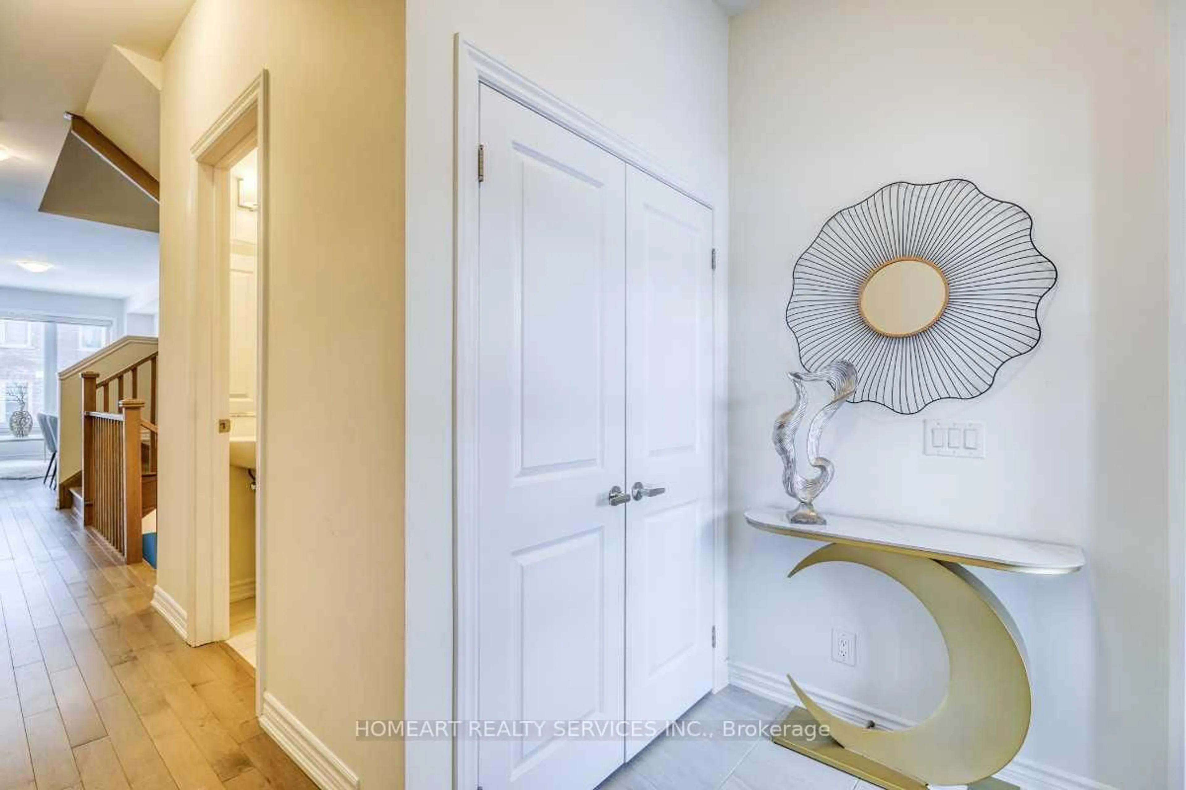 Indoor entryway for 48 Harvey Bunker Cres, Markham Ontario L6C 2A5