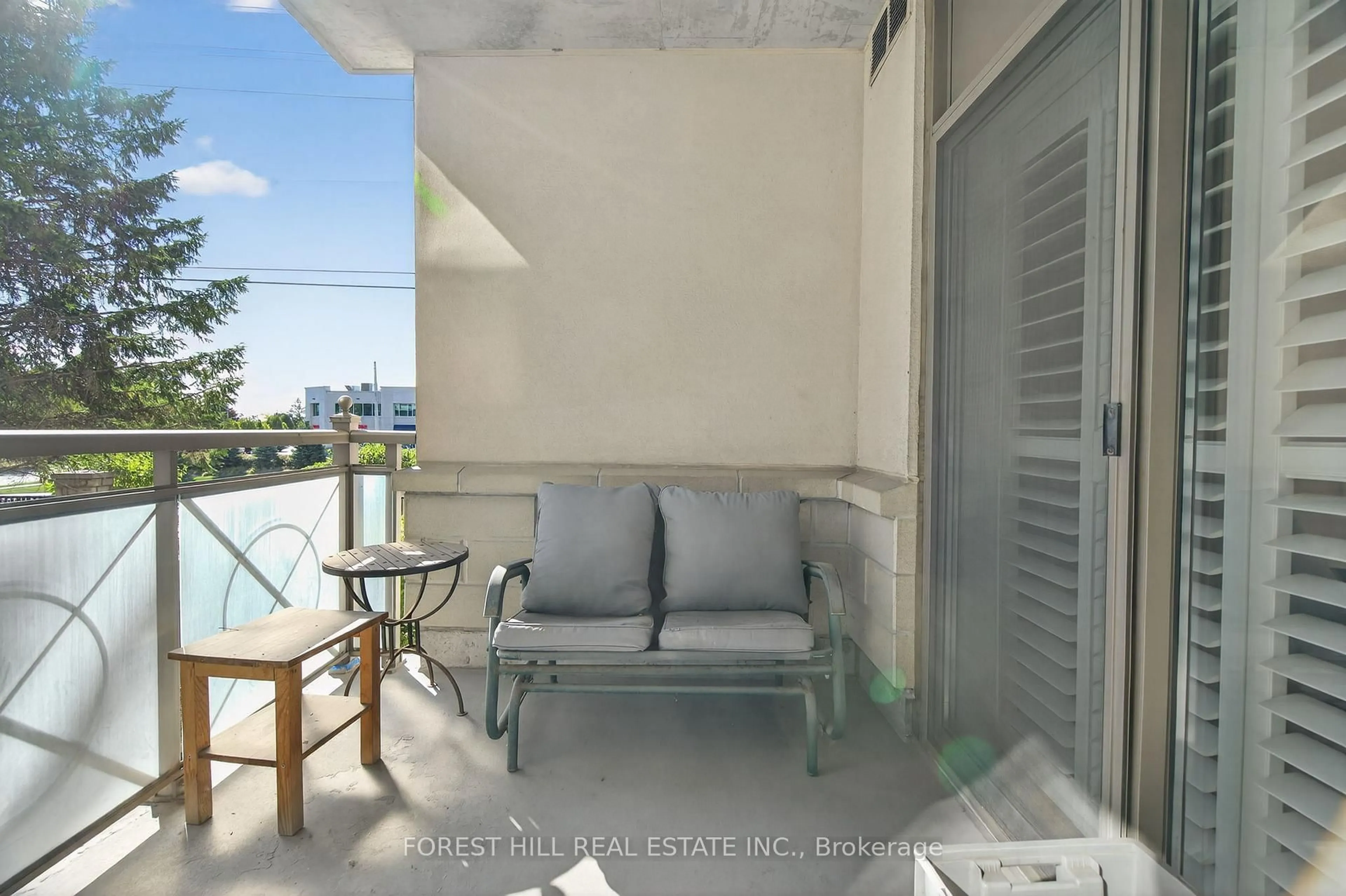 Balcony in the apartment, water/lake/river/ocean view for 2500 Rutherford Rd #115, Vaughan Ontario L4K 5N7