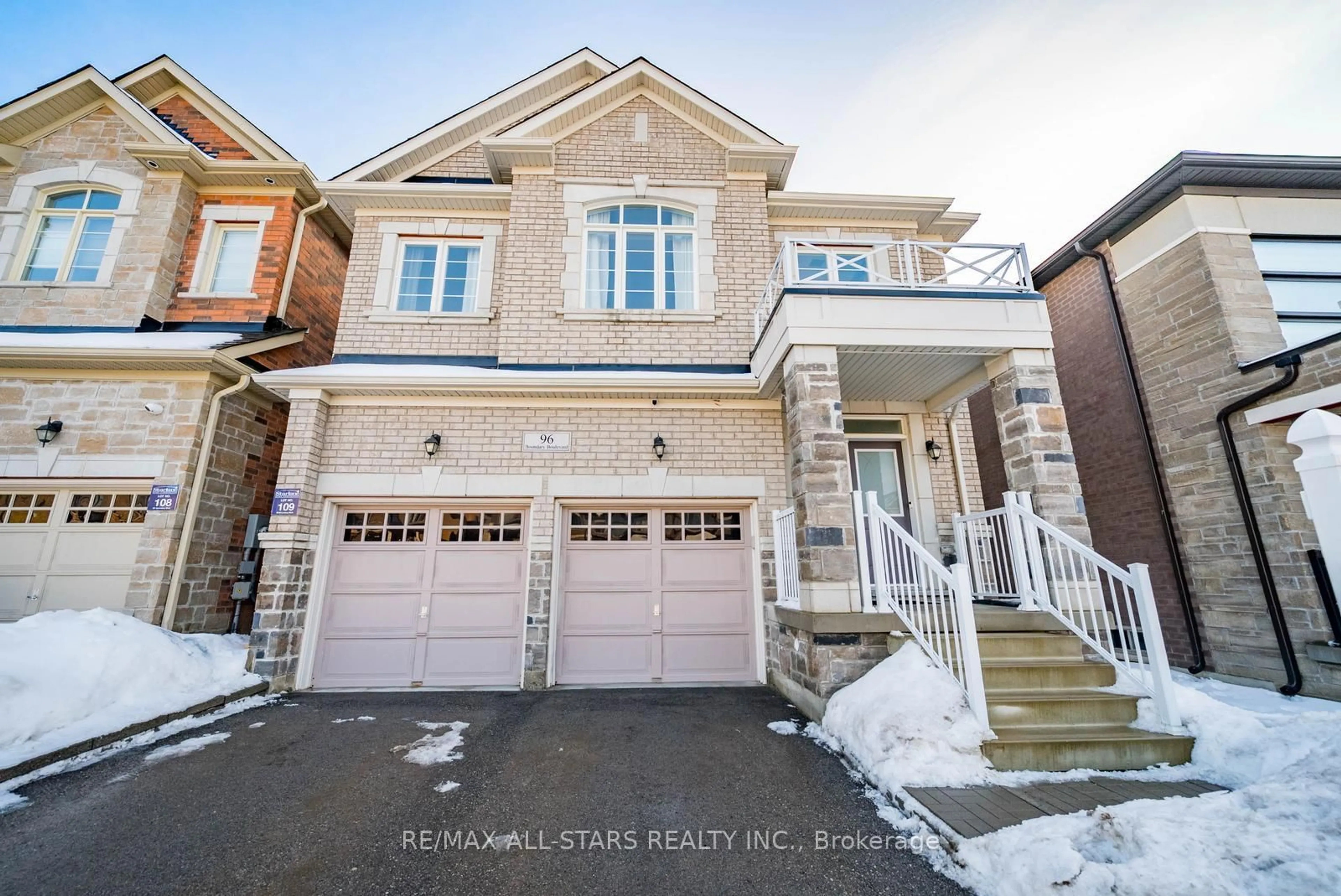 Home with brick exterior material, street for 96 Boundary Blvd, Whitchurch-Stouffville Ontario L4A 4W2