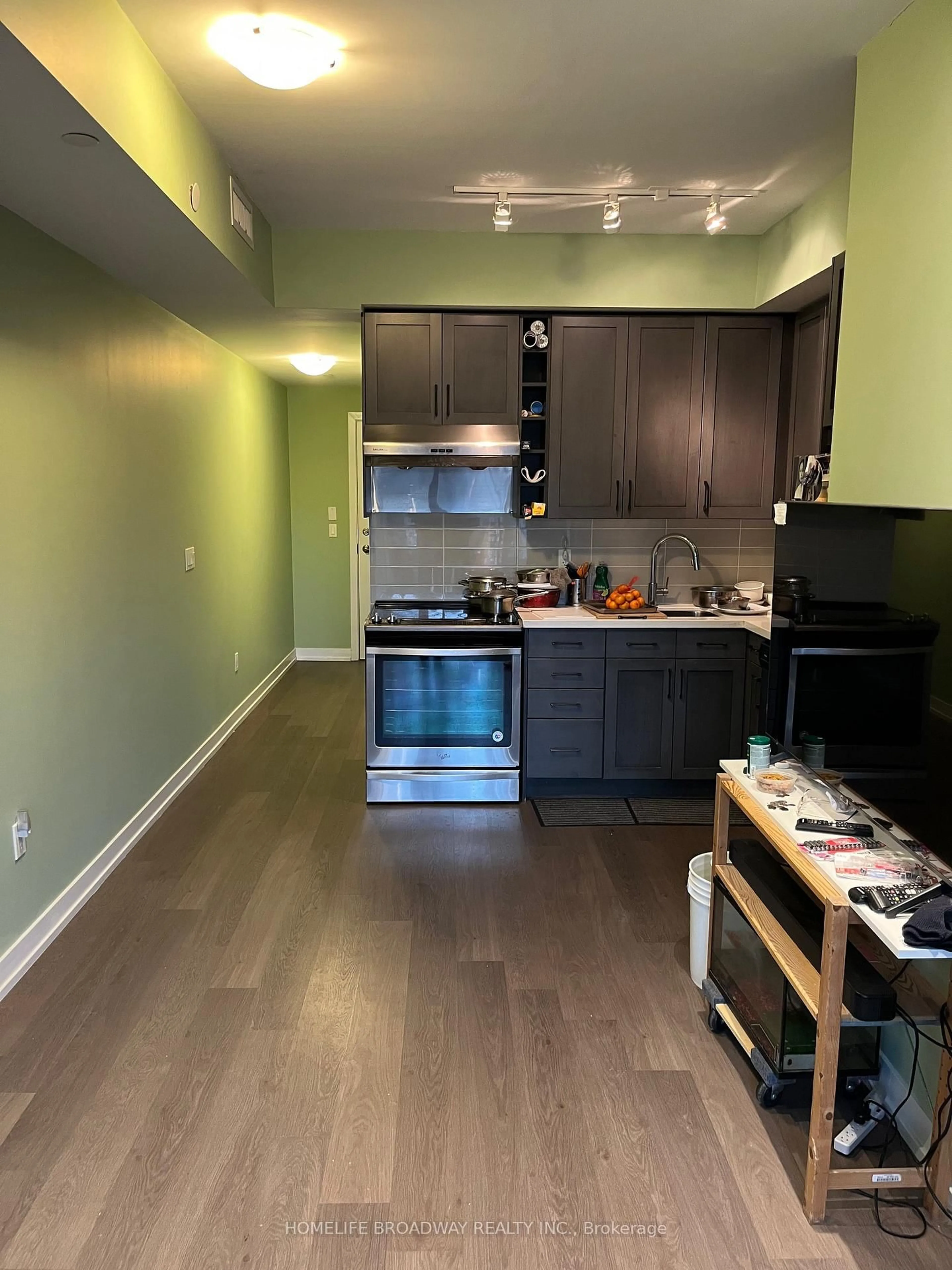 Unknown for 555 William Graham Dr #105, Aurora Ontario L4G 3H9