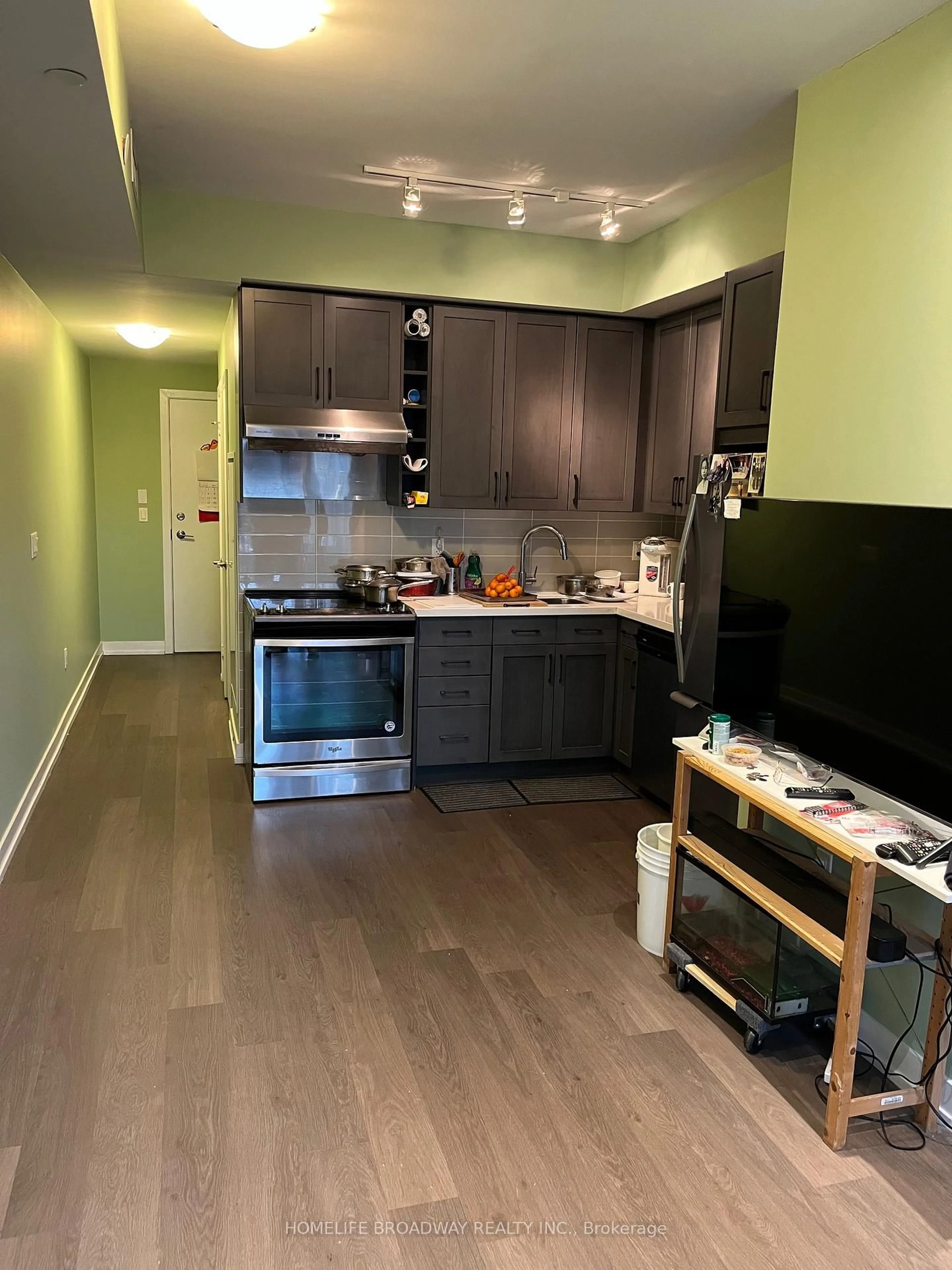 Unknown for 555 William Graham Dr #105, Aurora Ontario L4G 3H9