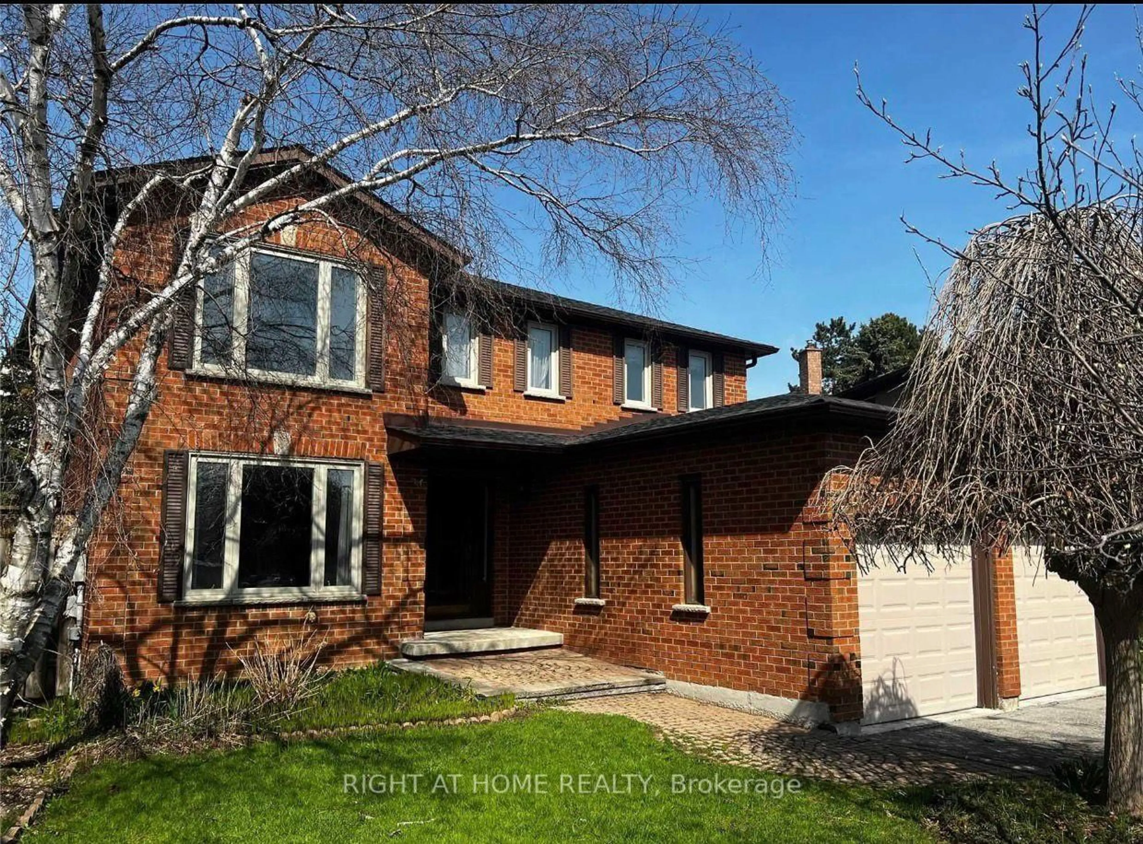 Home with brick exterior material, street for 43 Doris Cres, Newmarket Ontario L3Y 7V3