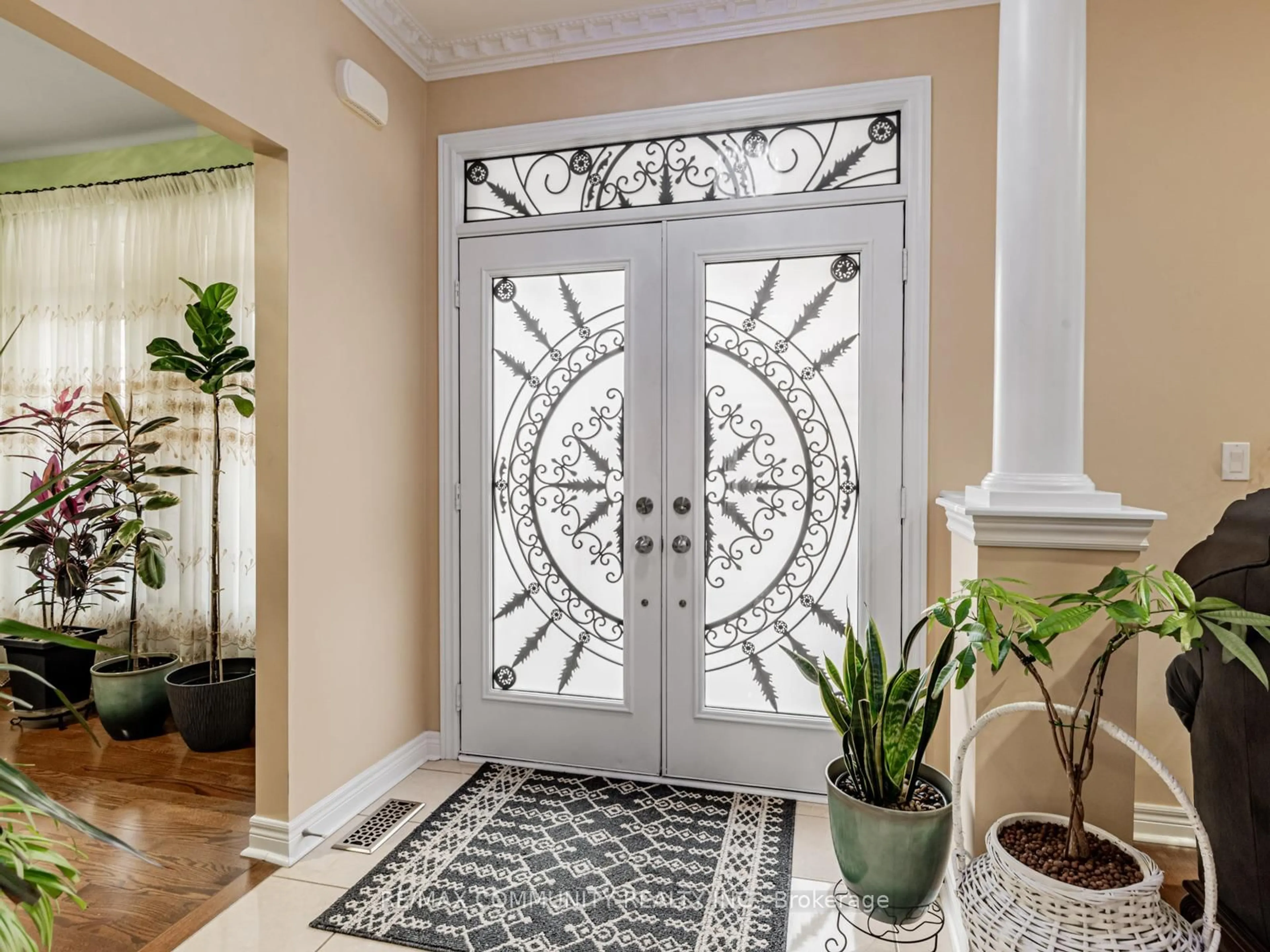 Indoor entryway for 27 Windyton Ave, Markham Ontario L6B 0V5