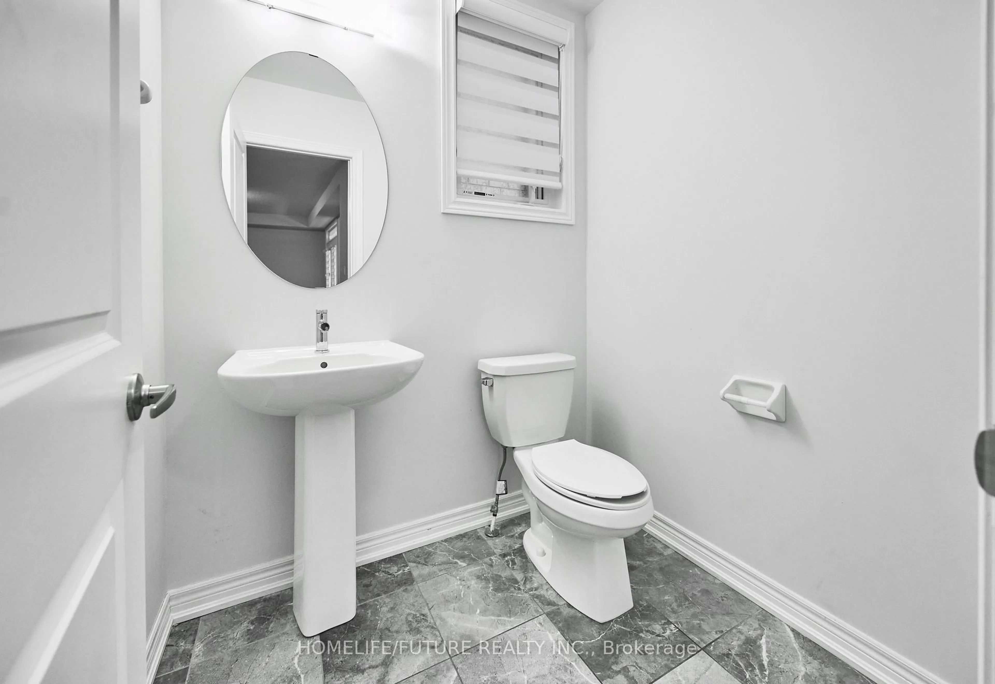 Standard bathroom, ceramic/tile floor for 23 Faimira Ave, Georgina Ontario L4P 0C2