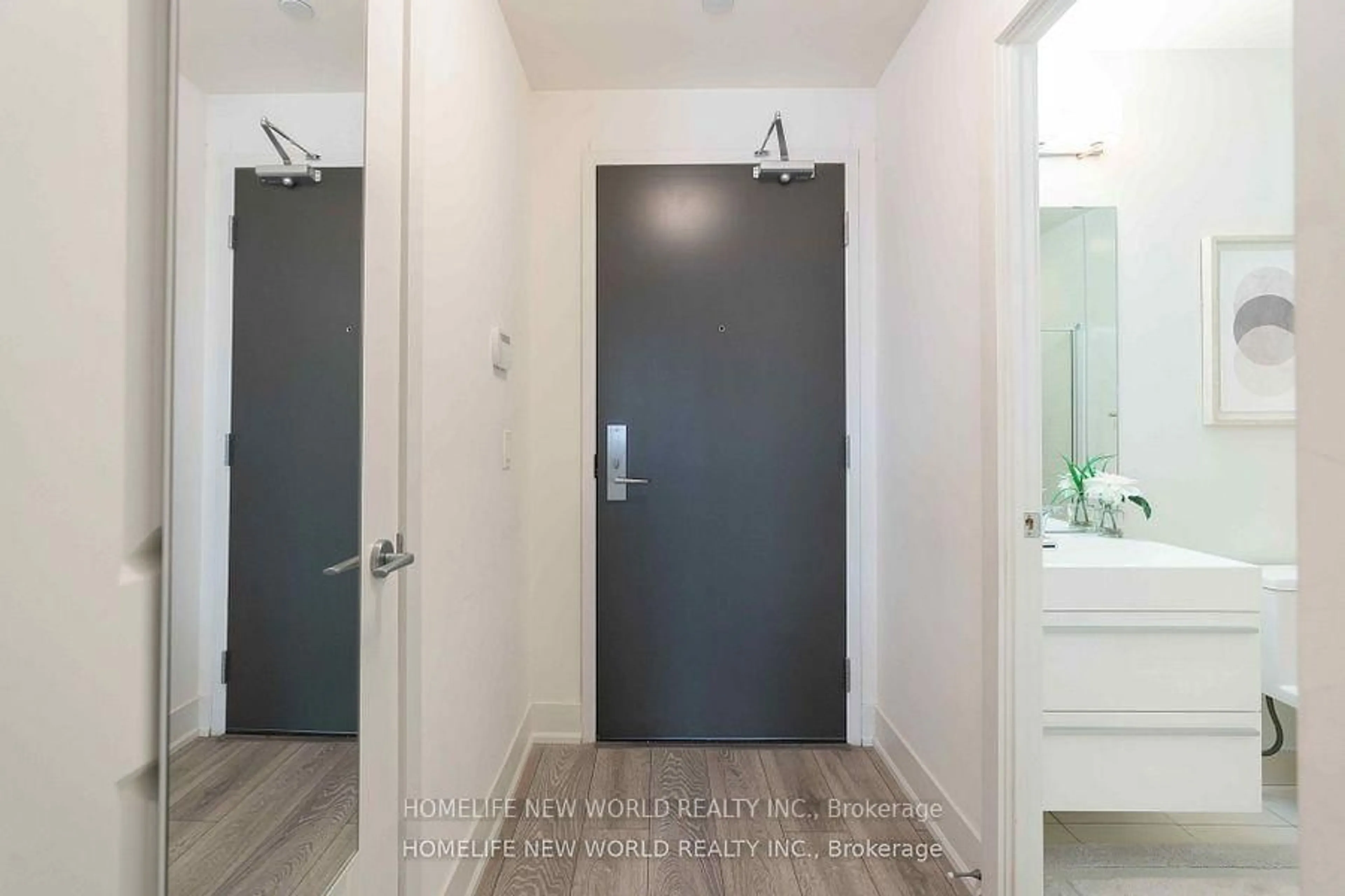 Indoor entryway for 8081 Birchmount Rd #1511, Markham Ontario L6G 0G5