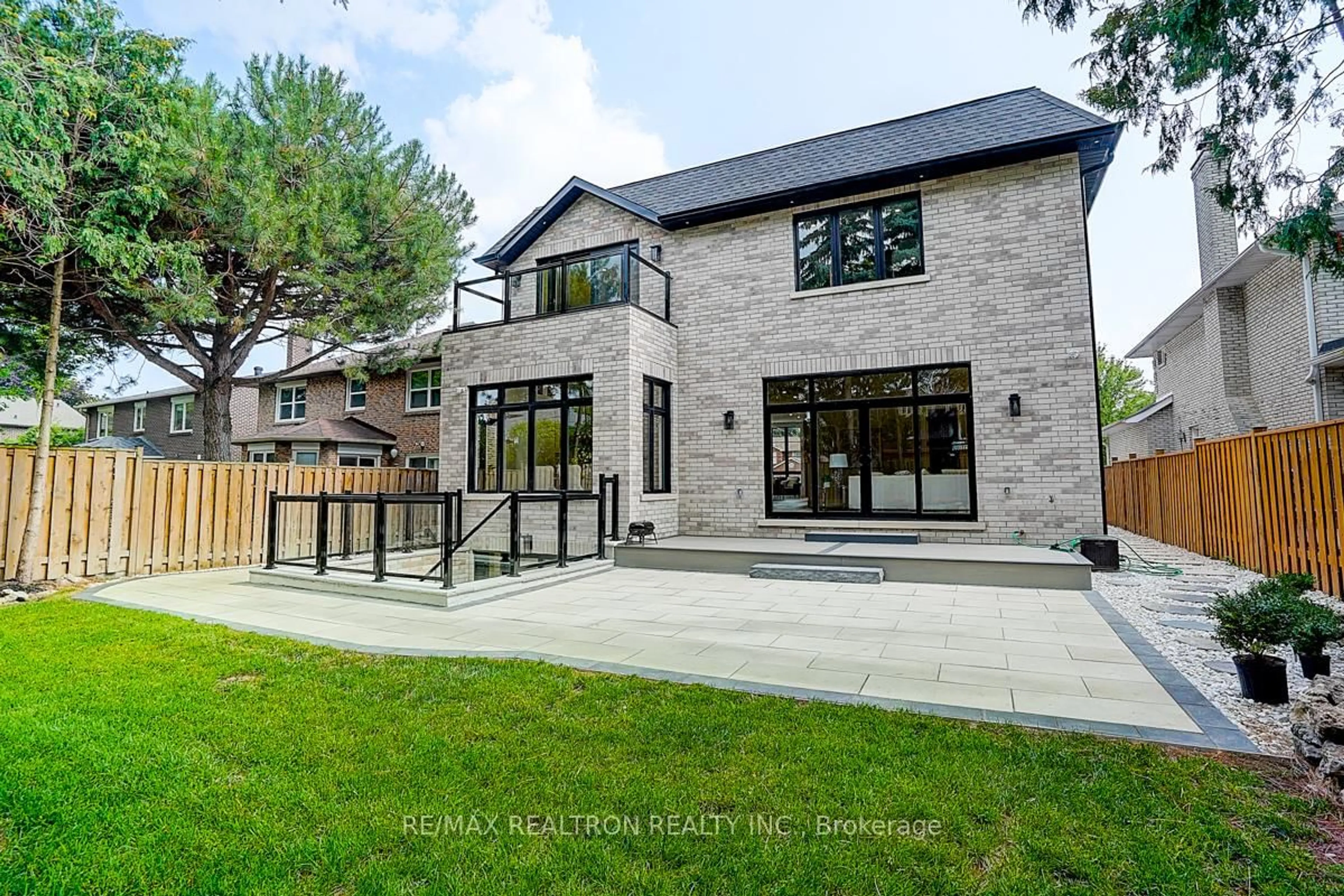 Home with brick exterior material, unknown for 202 Carlton Rd, Markham Ontario L3R 3L8