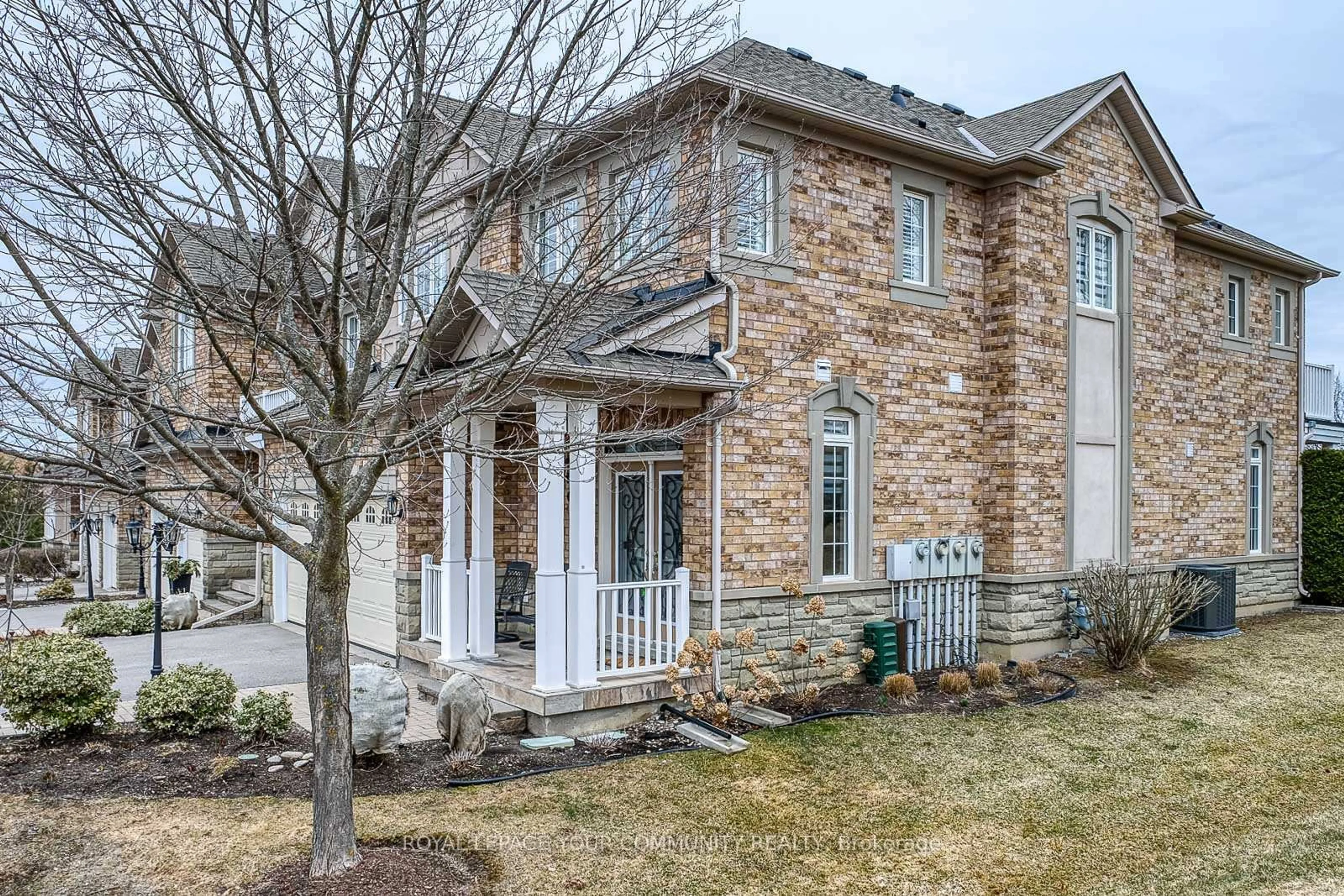 Home with brick exterior material, street for 59 Stonecliffe Cres #56, Aurora Ontario L4G 7Z7