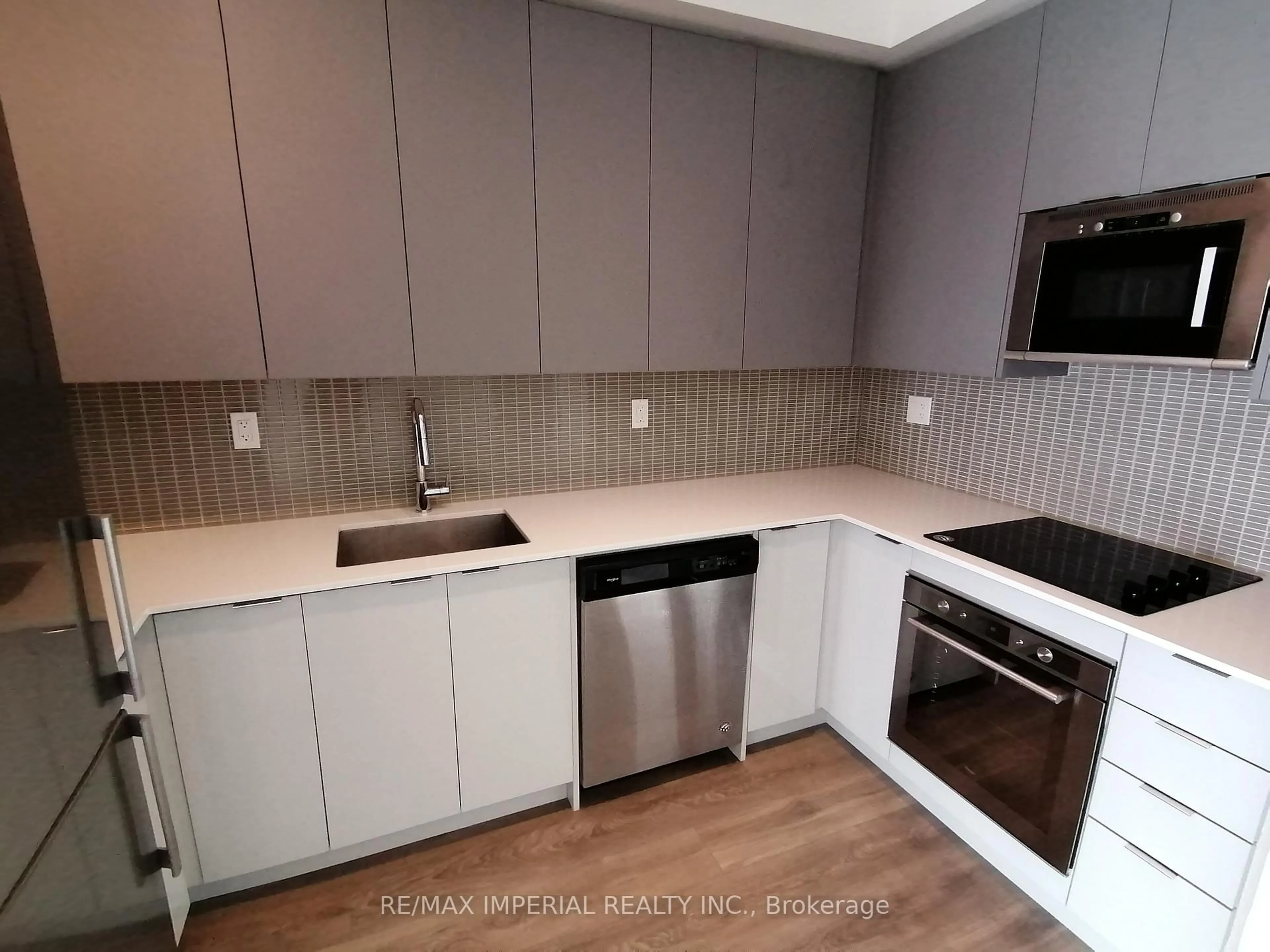 Standard kitchen, unknown for 2916 Highway 7 Rd #1904, Vaughan Ontario L4K 0H8