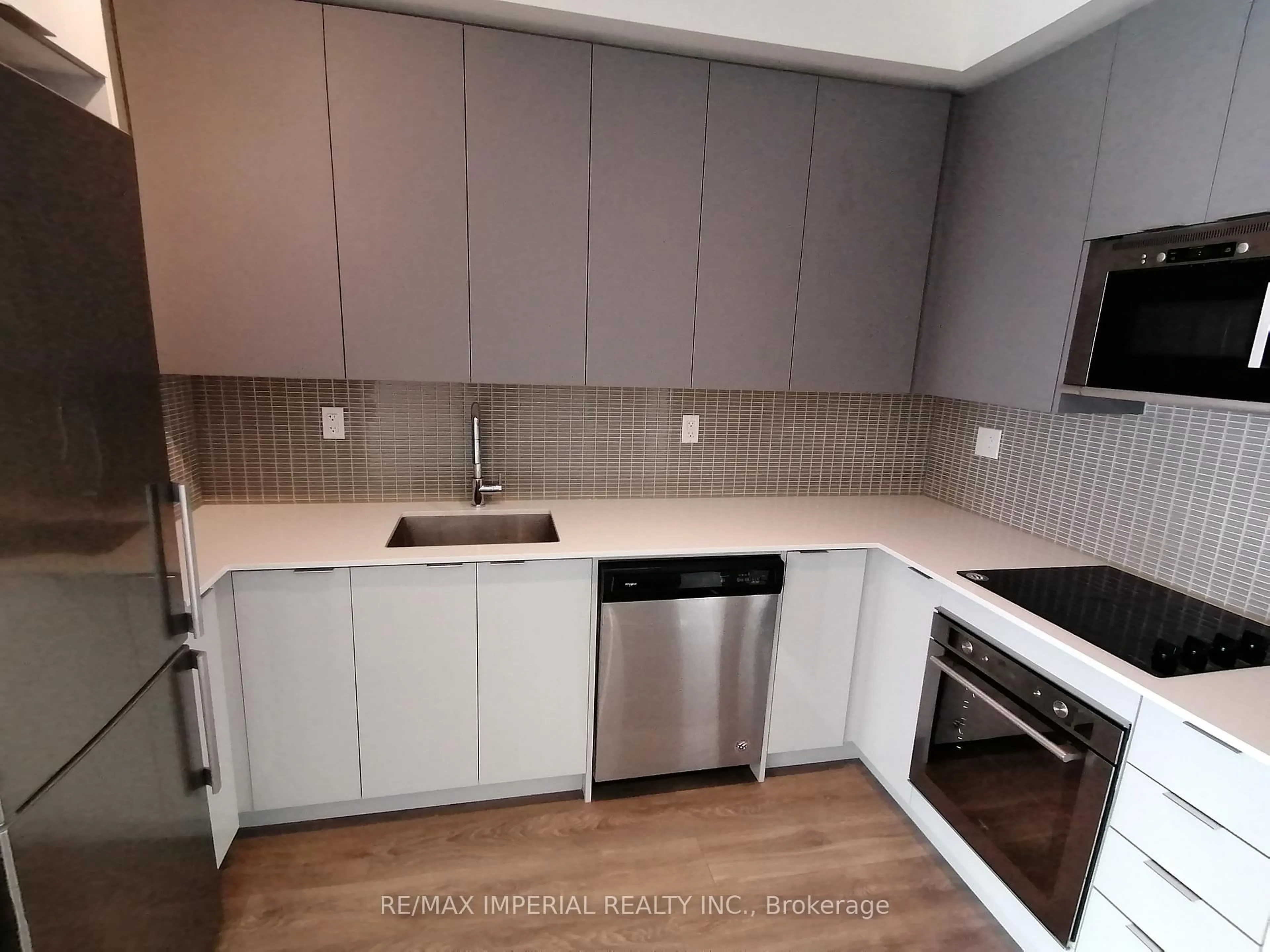 Standard kitchen, unknown for 2916 Highway 7 Rd #1904, Vaughan Ontario L4K 0H8