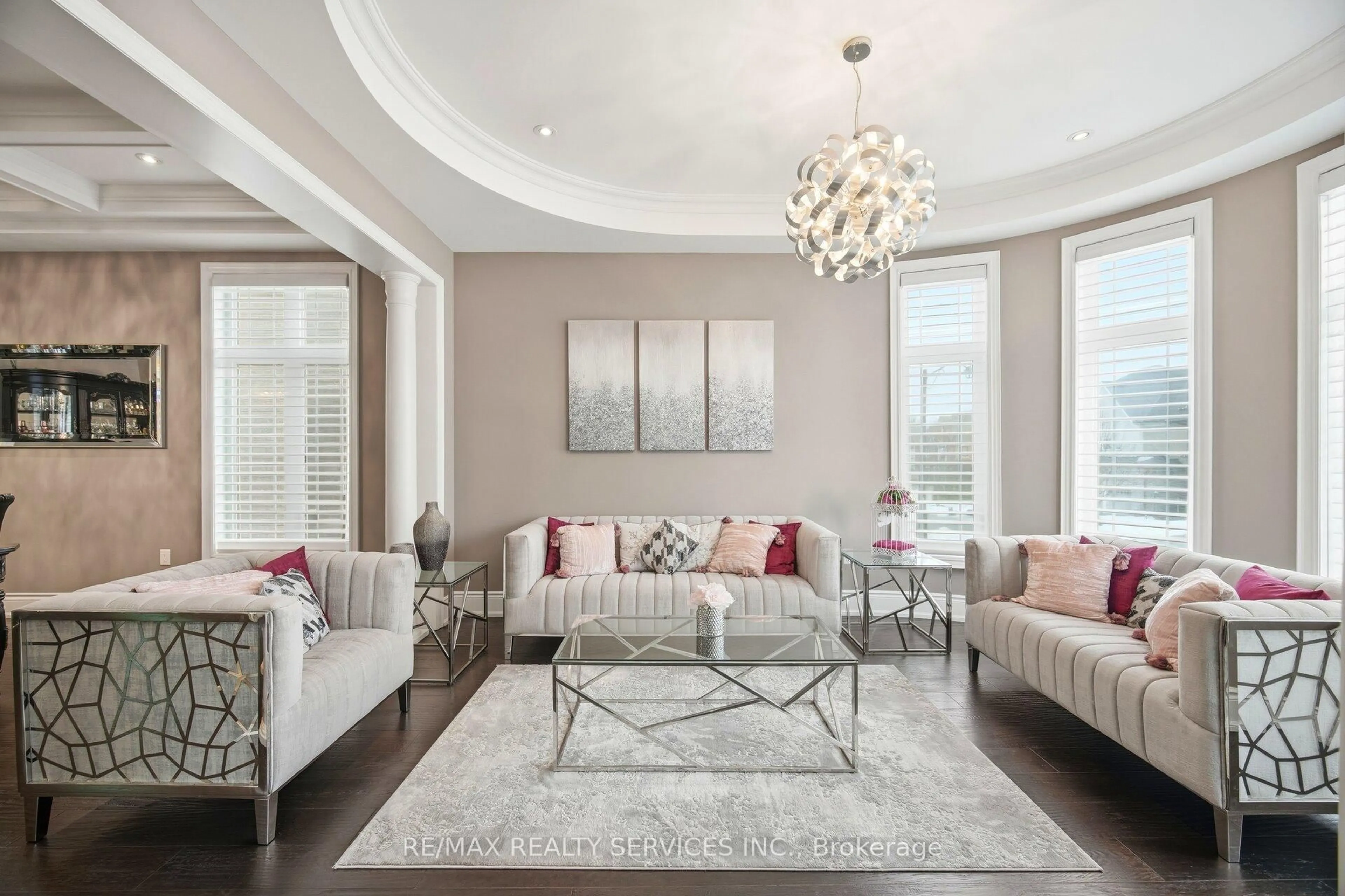 Living room with furniture, unknown for 36 West Coast Tr, King Ontario L7B 0A4