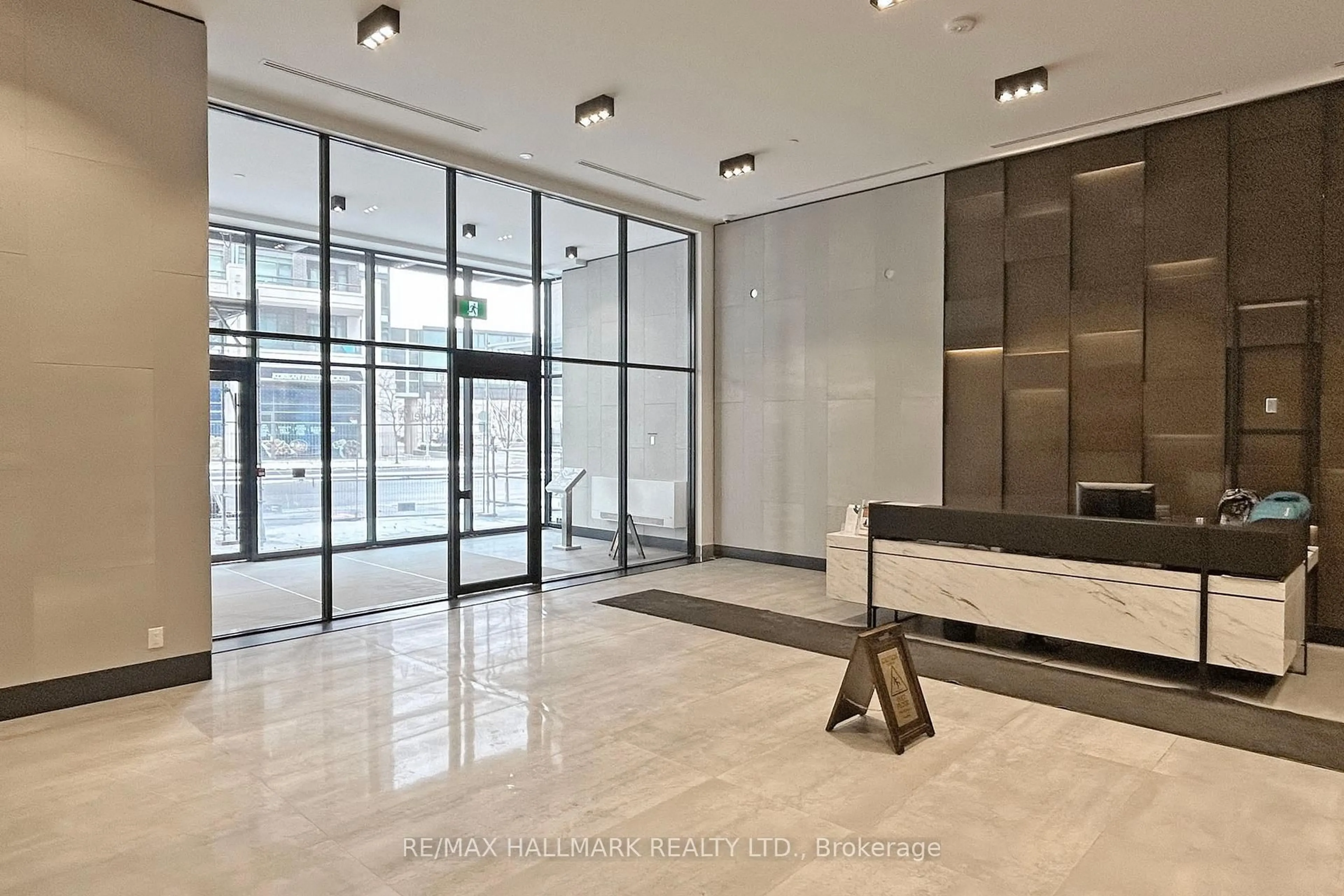 Indoor foyer for 8119 Birchmount Rd #738, Markham Ontario L6G 0H5