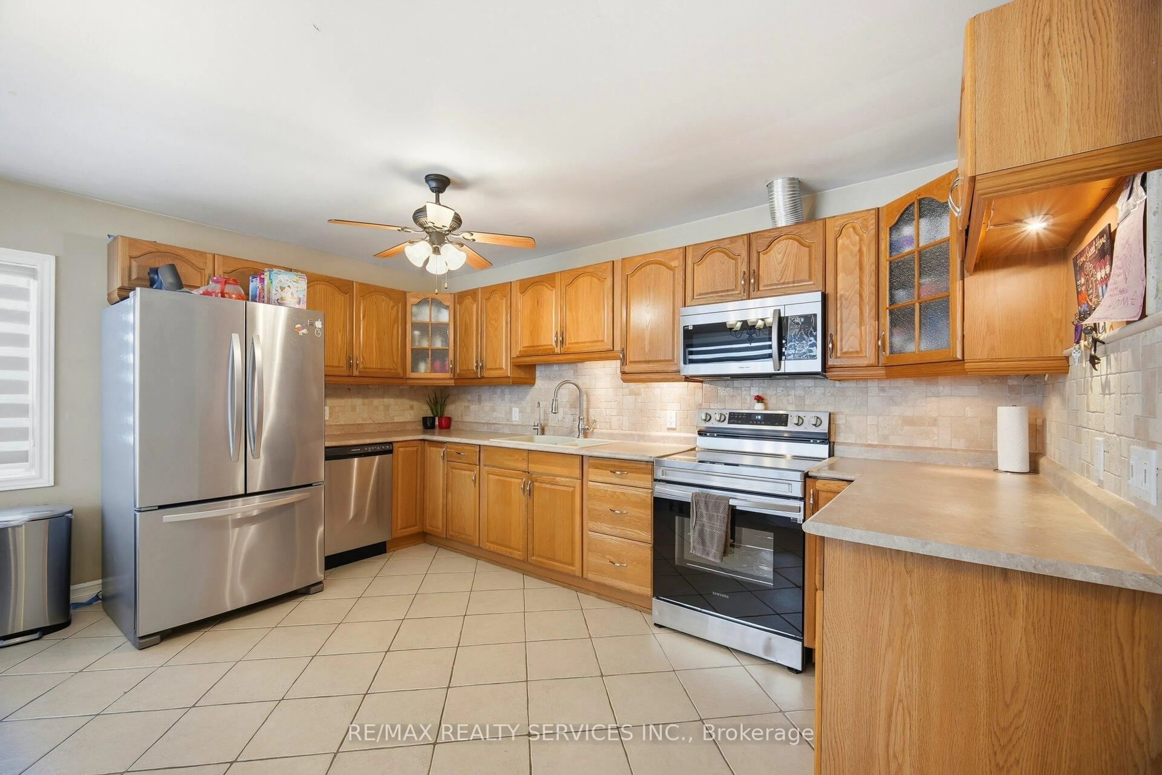 Standard kitchen, ceramic/tile floor for 1569 Killarney Beach Rd, Innisfil Ontario L0L 1W0