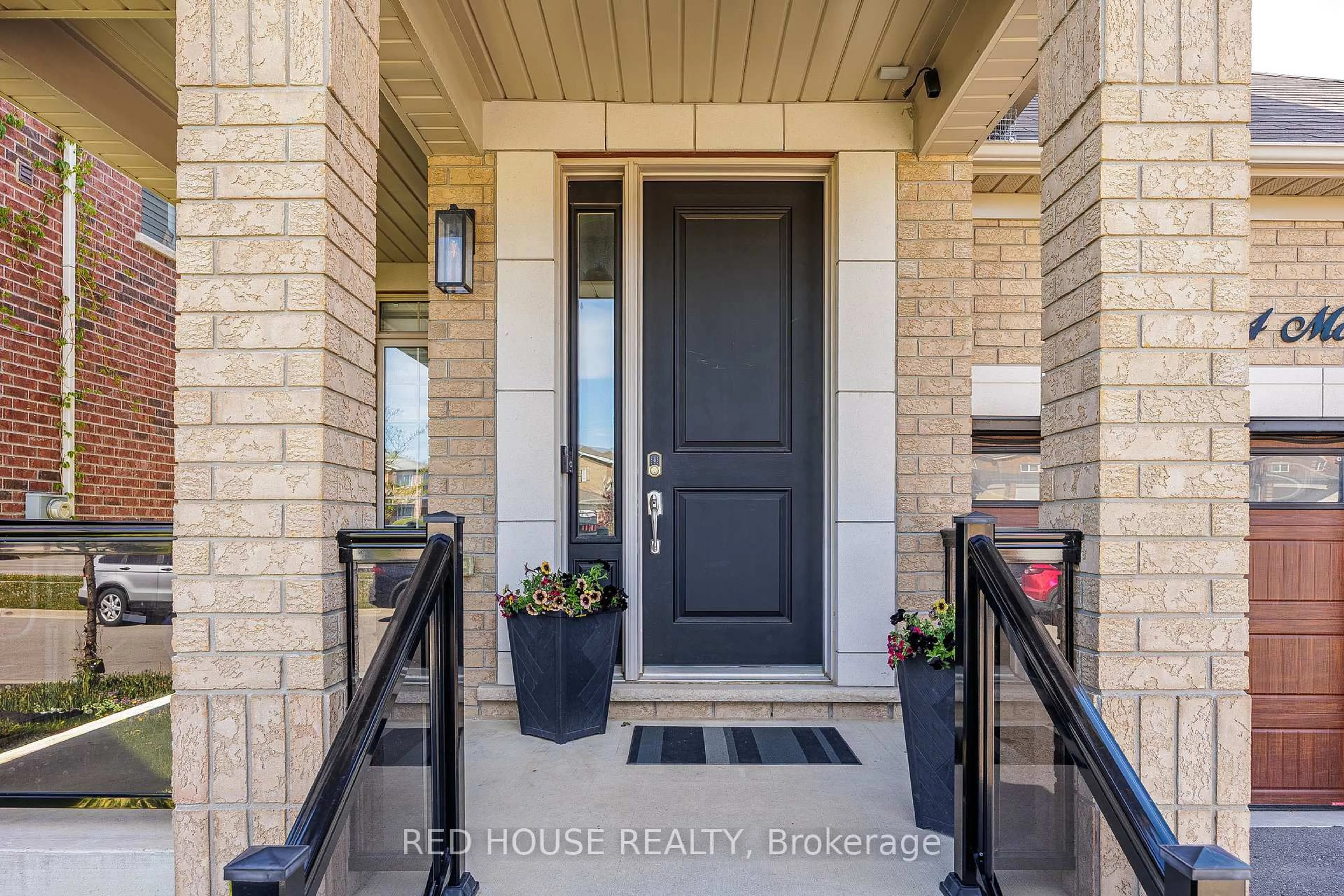 Indoor entryway for 74 Mcdonnell Cres, Bradford West Gwillimbury Ontario L3Z 0S7