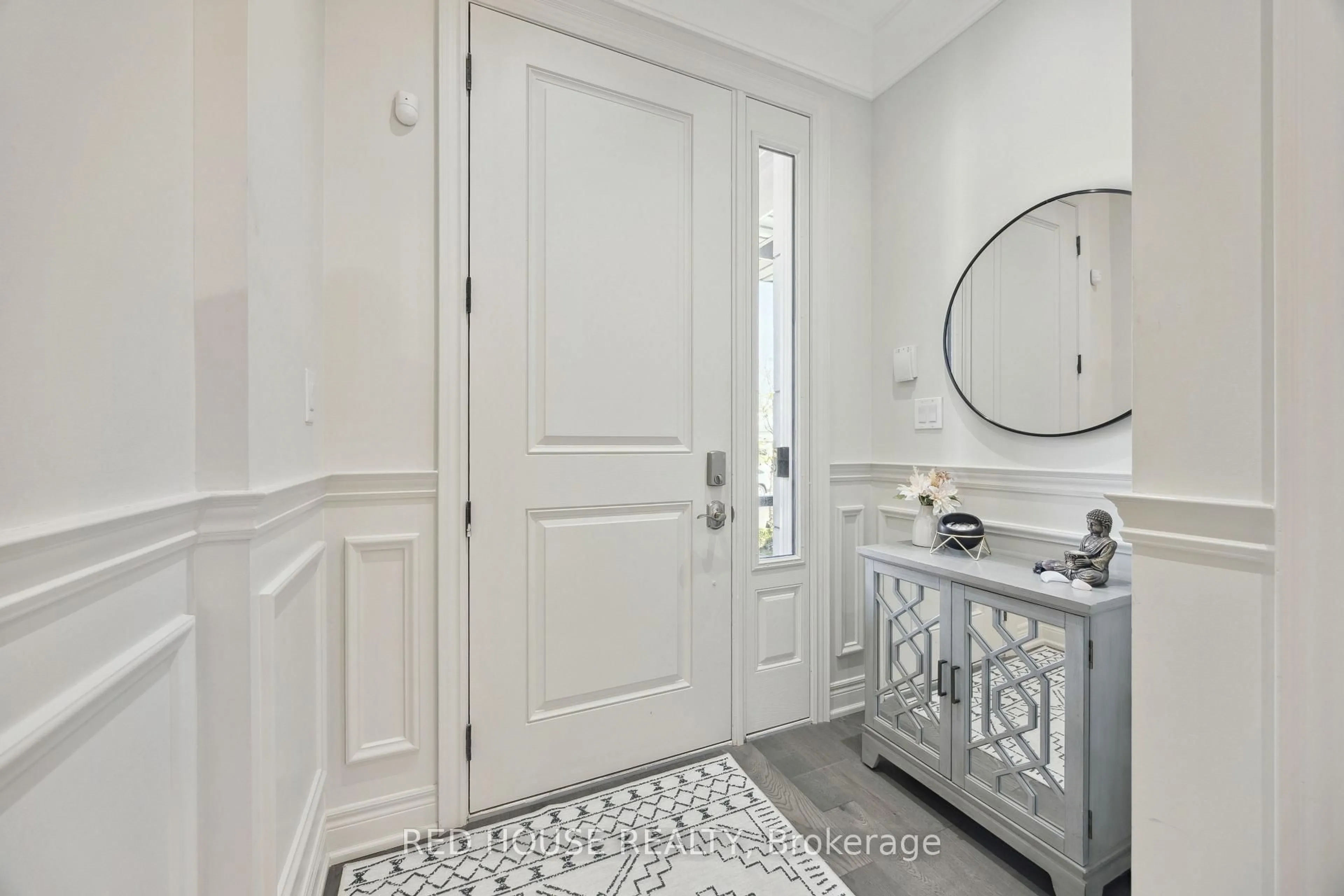 Indoor entryway for 74 Mcdonnell Cres, Bradford West Gwillimbury Ontario L3Z 0S7