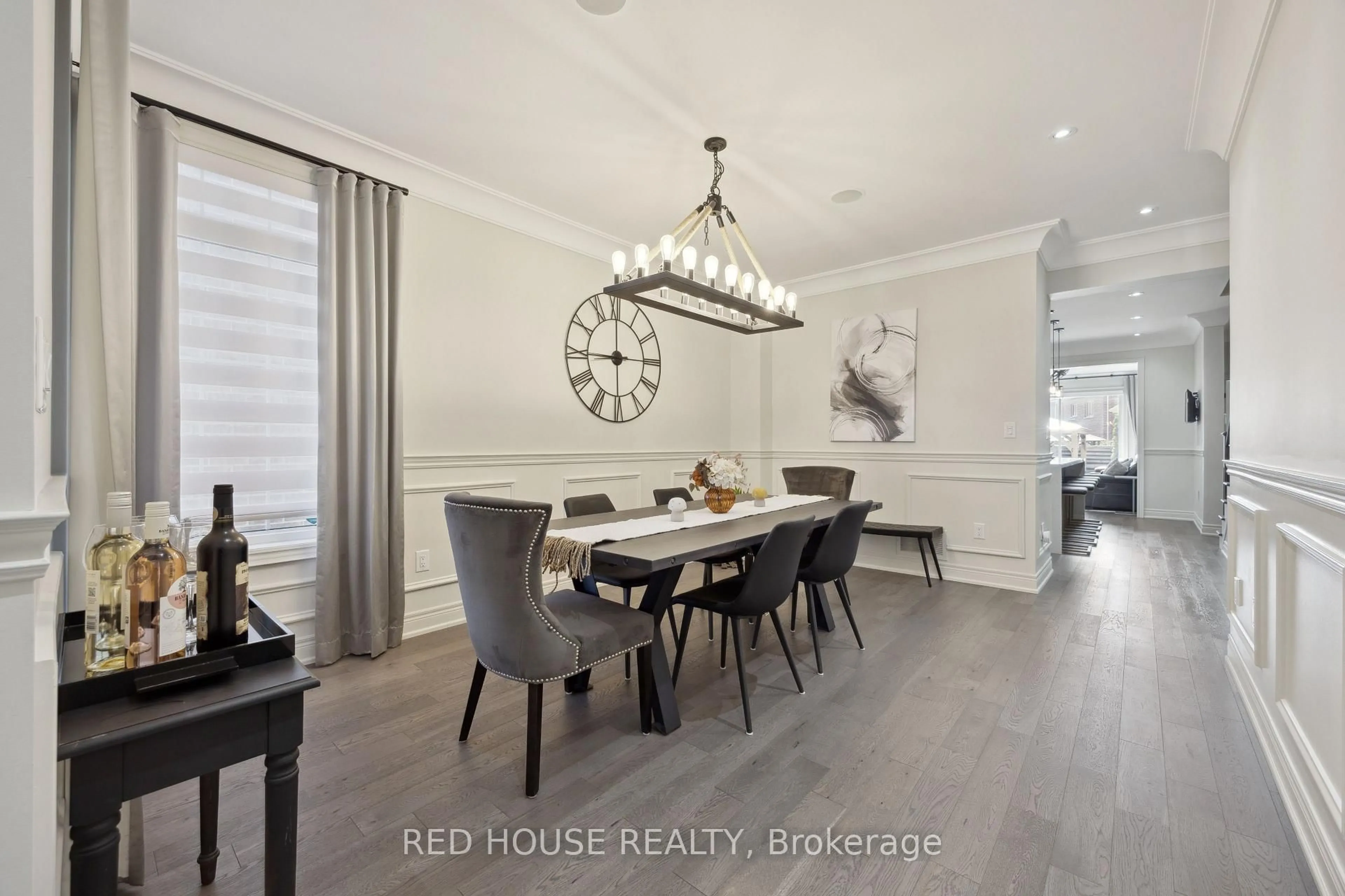 Dining room, wood/laminate floor for 74 Mcdonnell Cres, Bradford West Gwillimbury Ontario L3Z 0S7