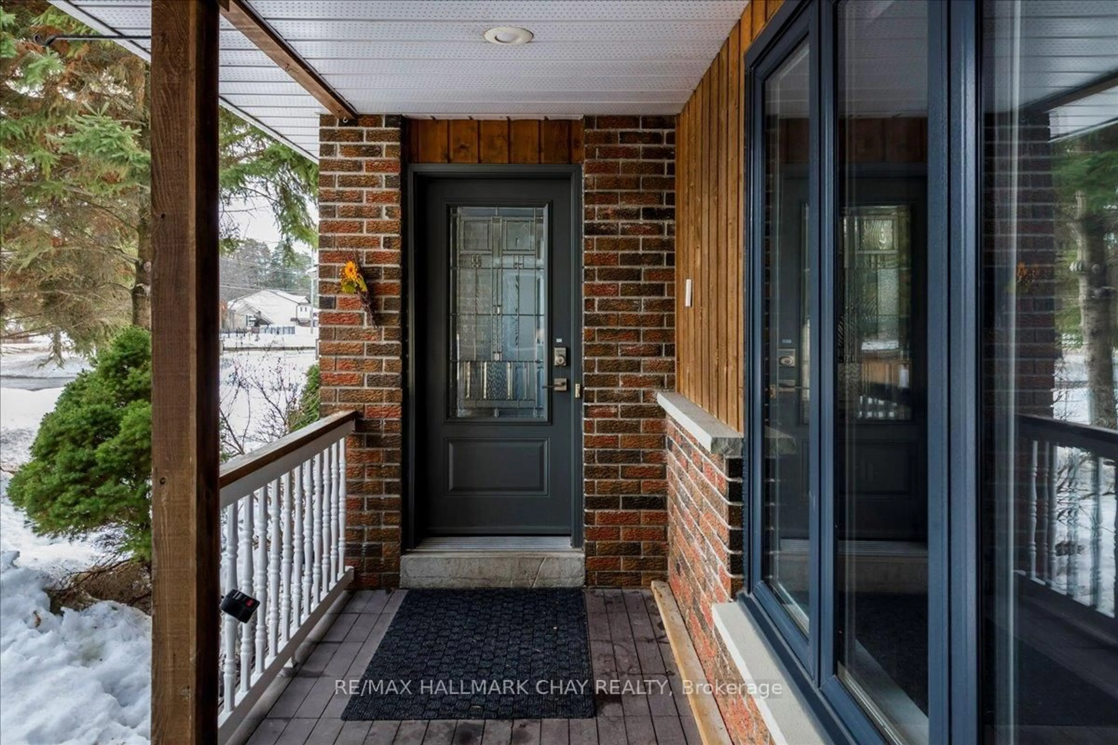 Home with brick exterior material, street for 2286 25 Sdrd, Innisfil Ontario L9S 2G2