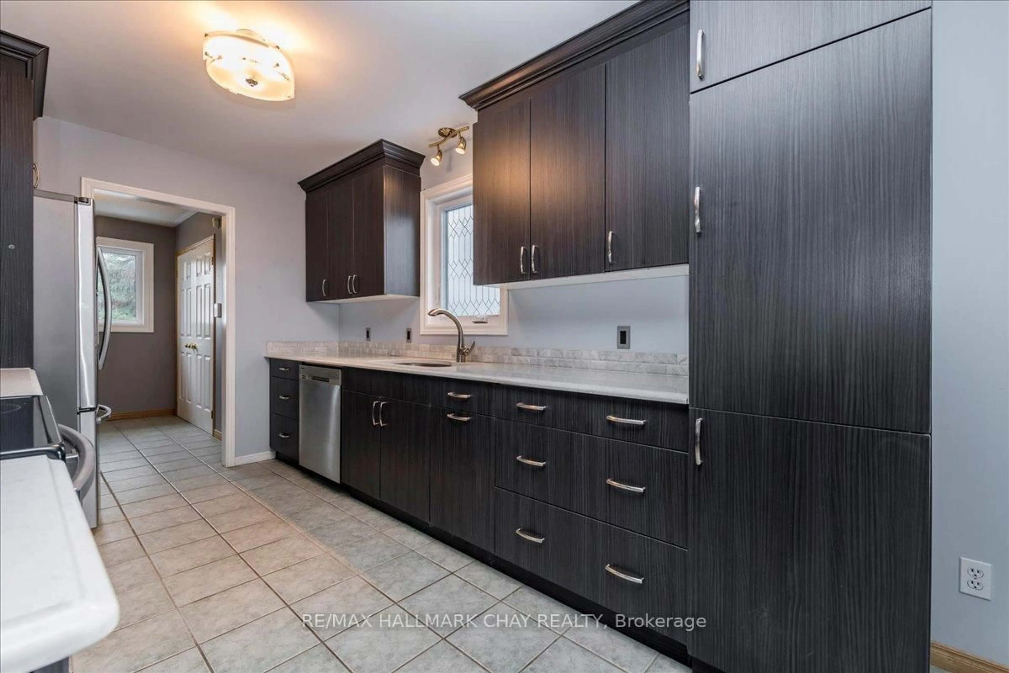 Unknown for 2286 25 Sdrd, Innisfil Ontario L9S 2G2