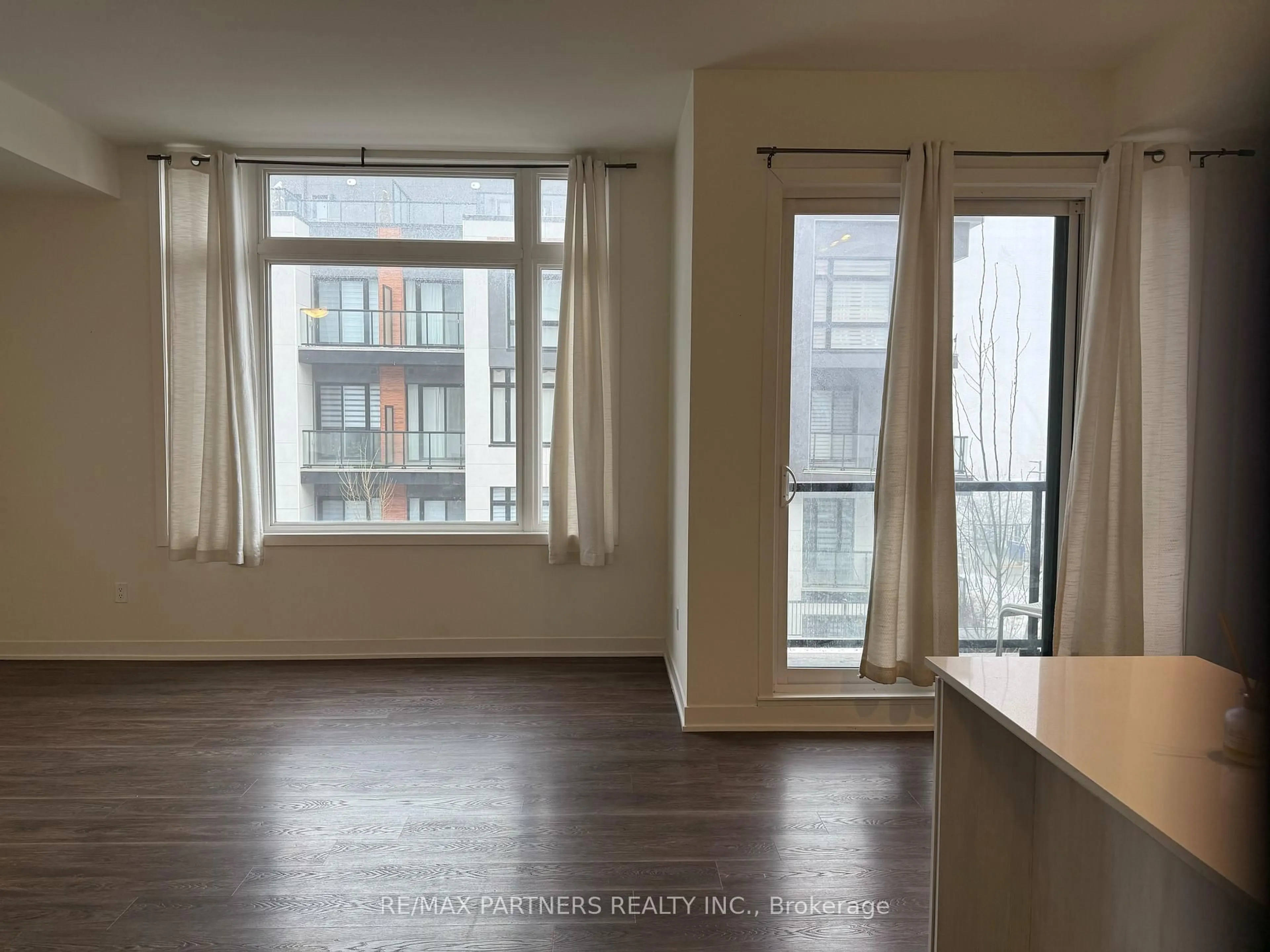 A pic of a room for 2 Steckley House Lane #924, Richmond Hill Ontario L4S 0N4