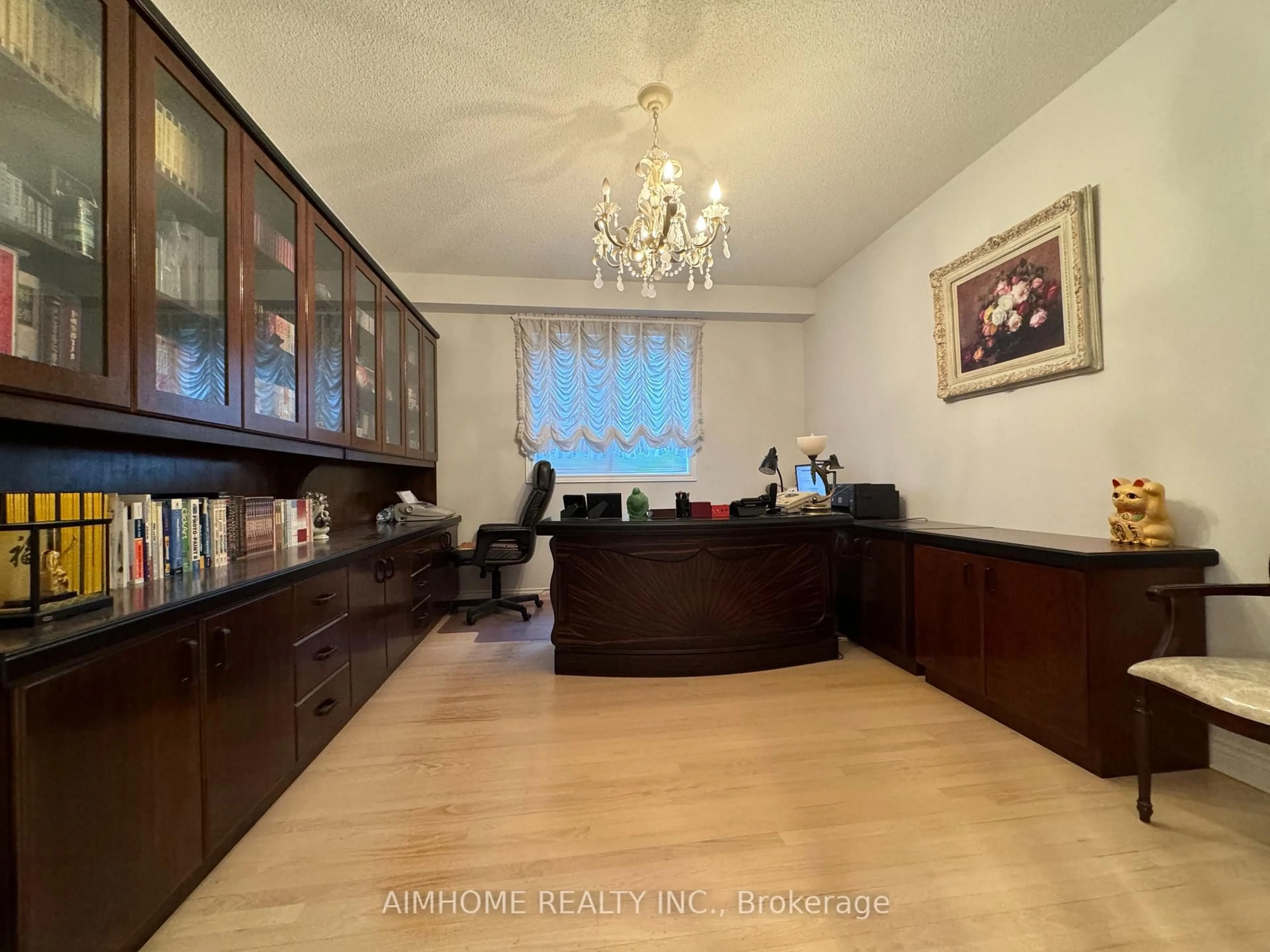A pic of a room for 92 Springbrook Dr, Richmond Hill Ontario L4B 3P9