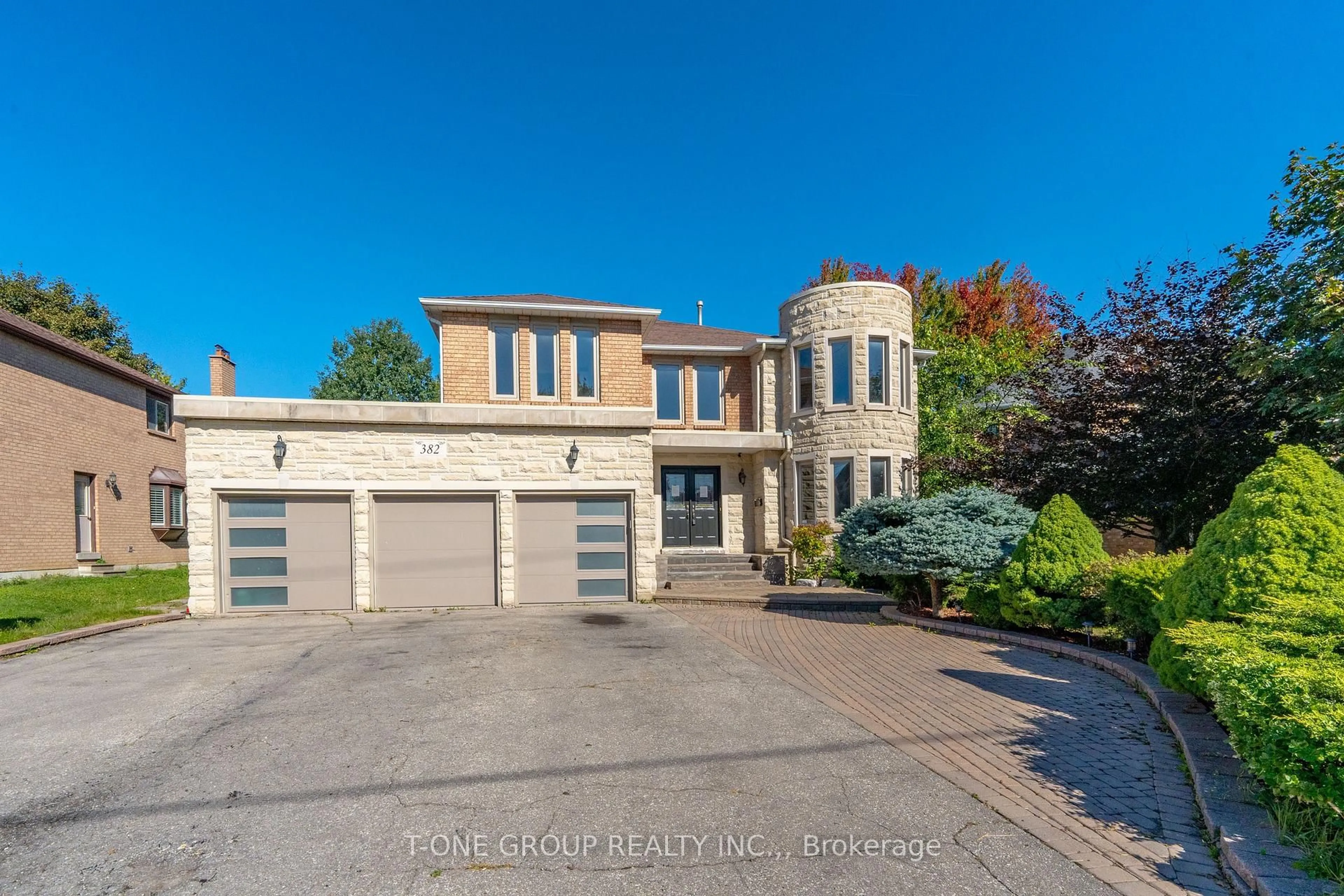 Home with brick exterior material, street for 382 Elgin Mills Rd, Richmond Hill Ontario L4C 4M2