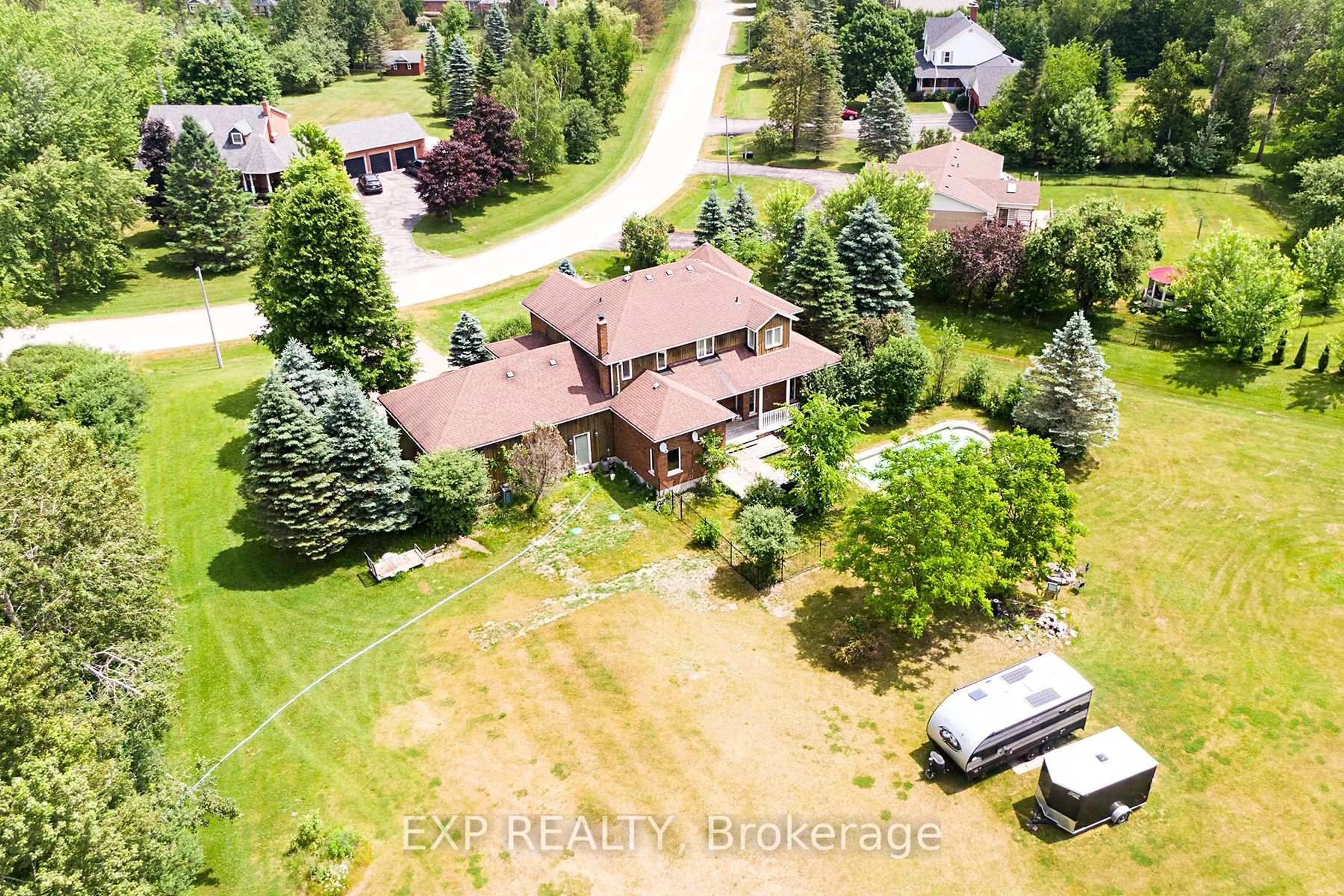 A pic from outside/outdoor area/front of a property/back of a property/a pic from drone, unknown for 16 Audubon Way, Georgina Ontario L0E 1A0