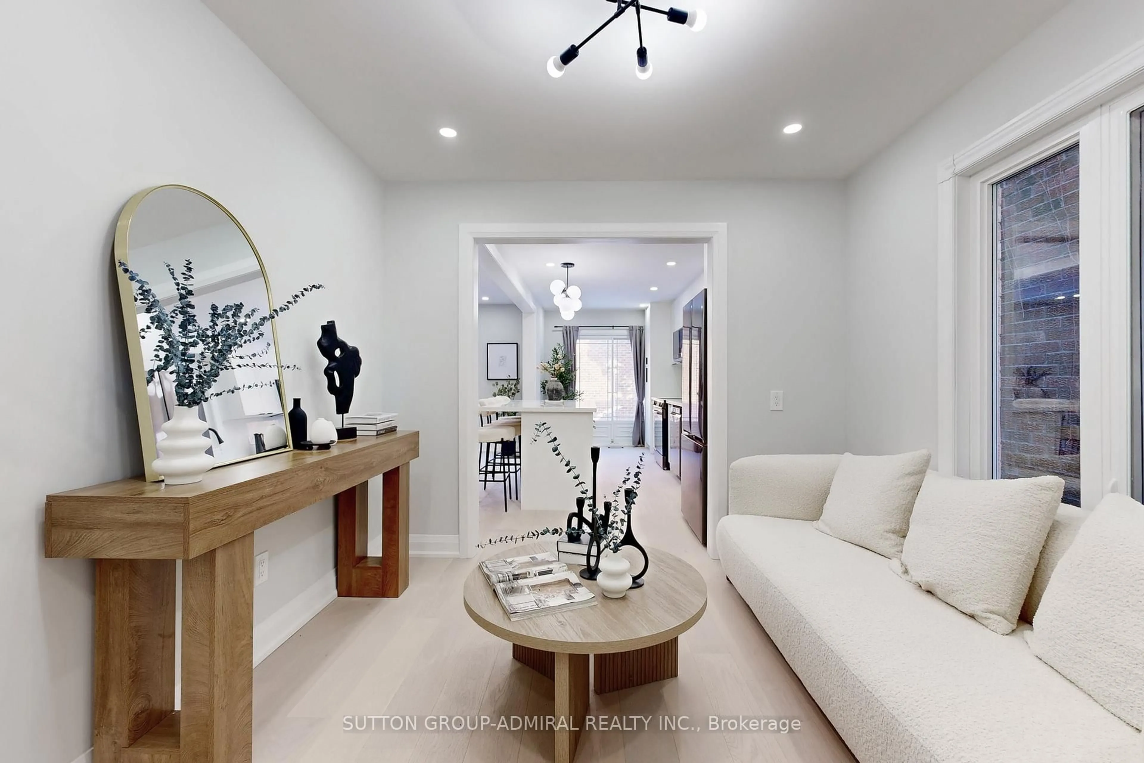 Living room with furniture, ceramic/tile floor for 31 Whitney Pl, Vaughan Ontario L4J 6V9