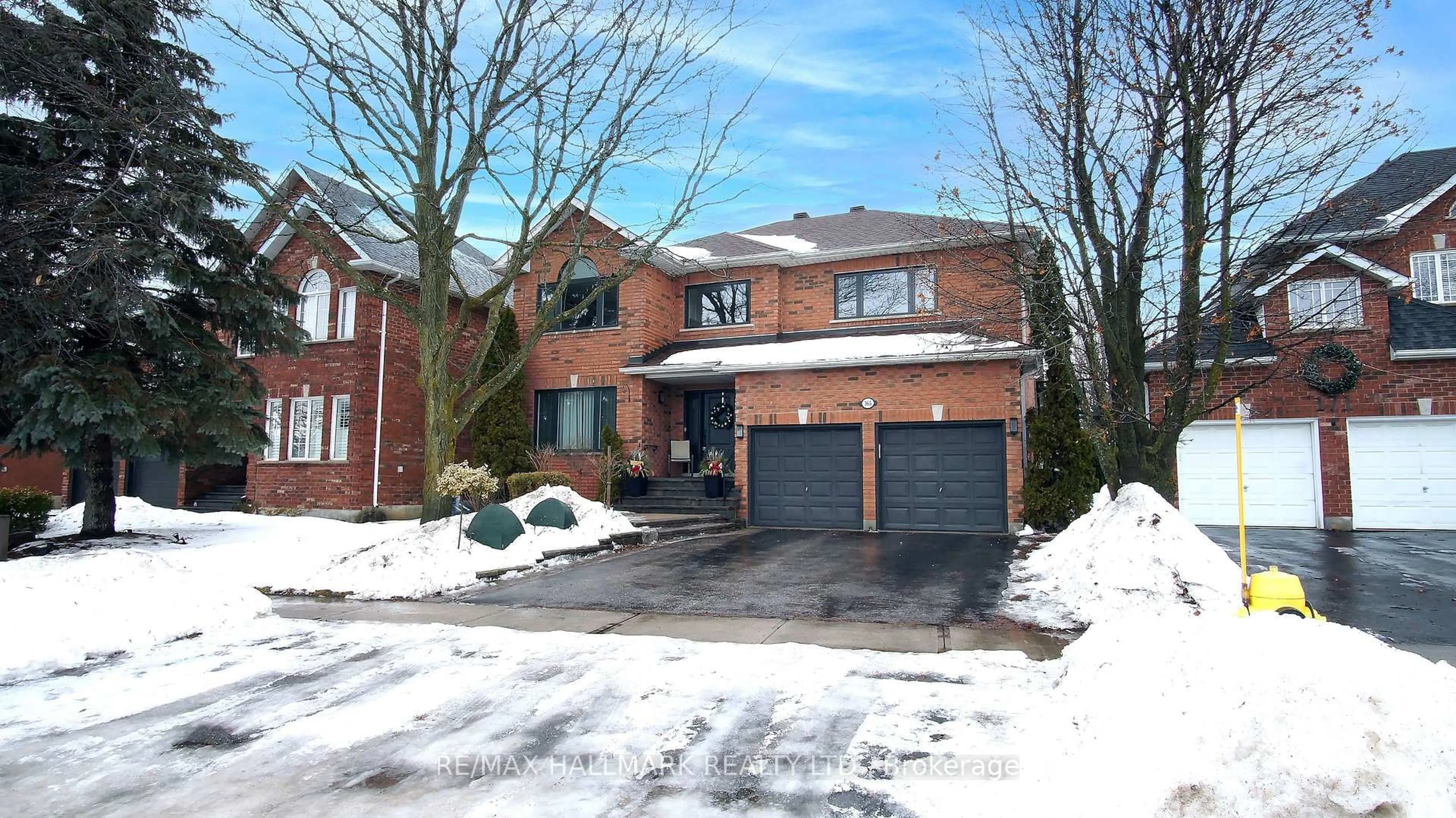Home with brick exterior material, street for 165 Lori Ave, Whitchurch-Stouffville Ontario L4A 1K2