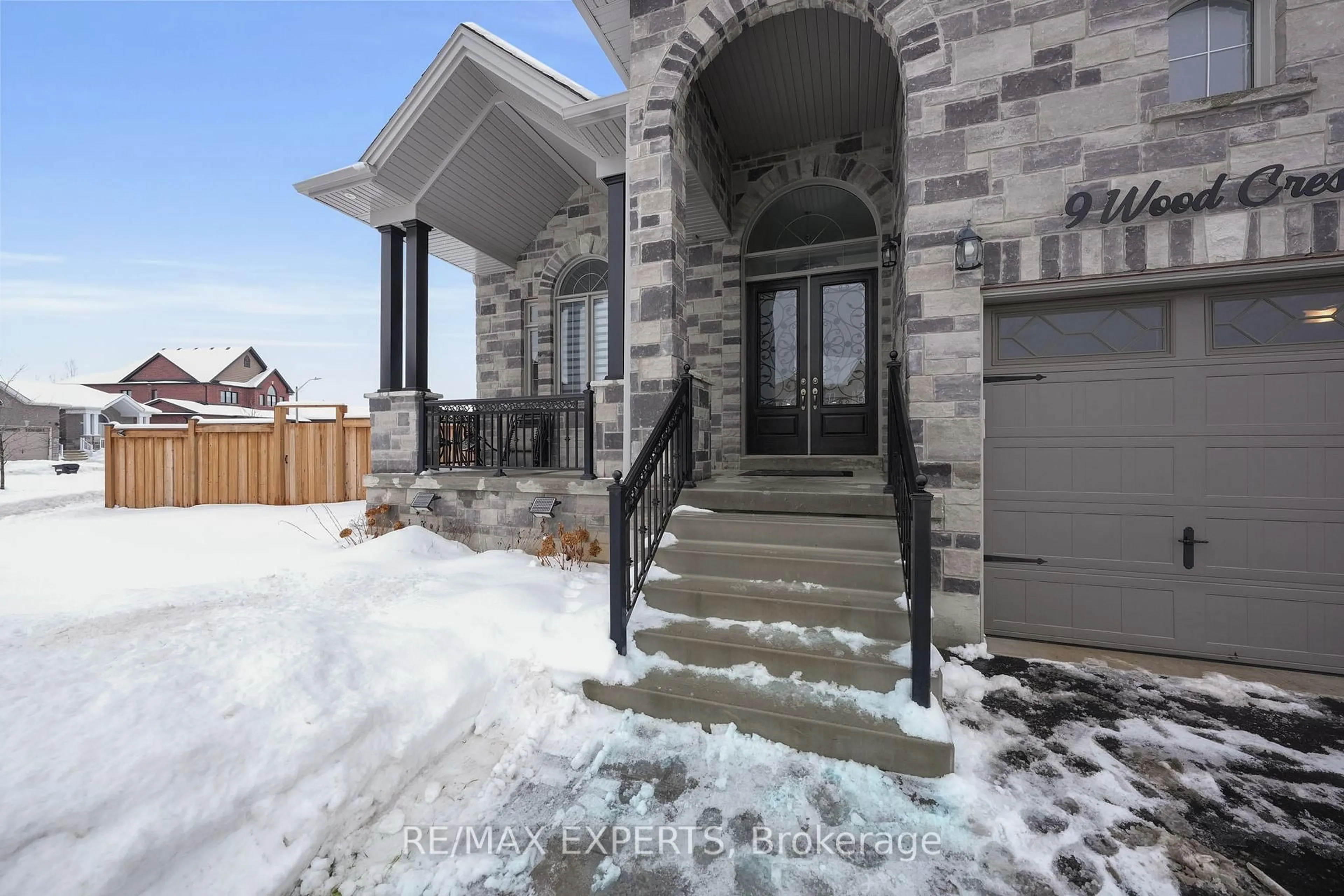 Unknown for 9 Wood Cres, Essa Ontario L3W 0M5