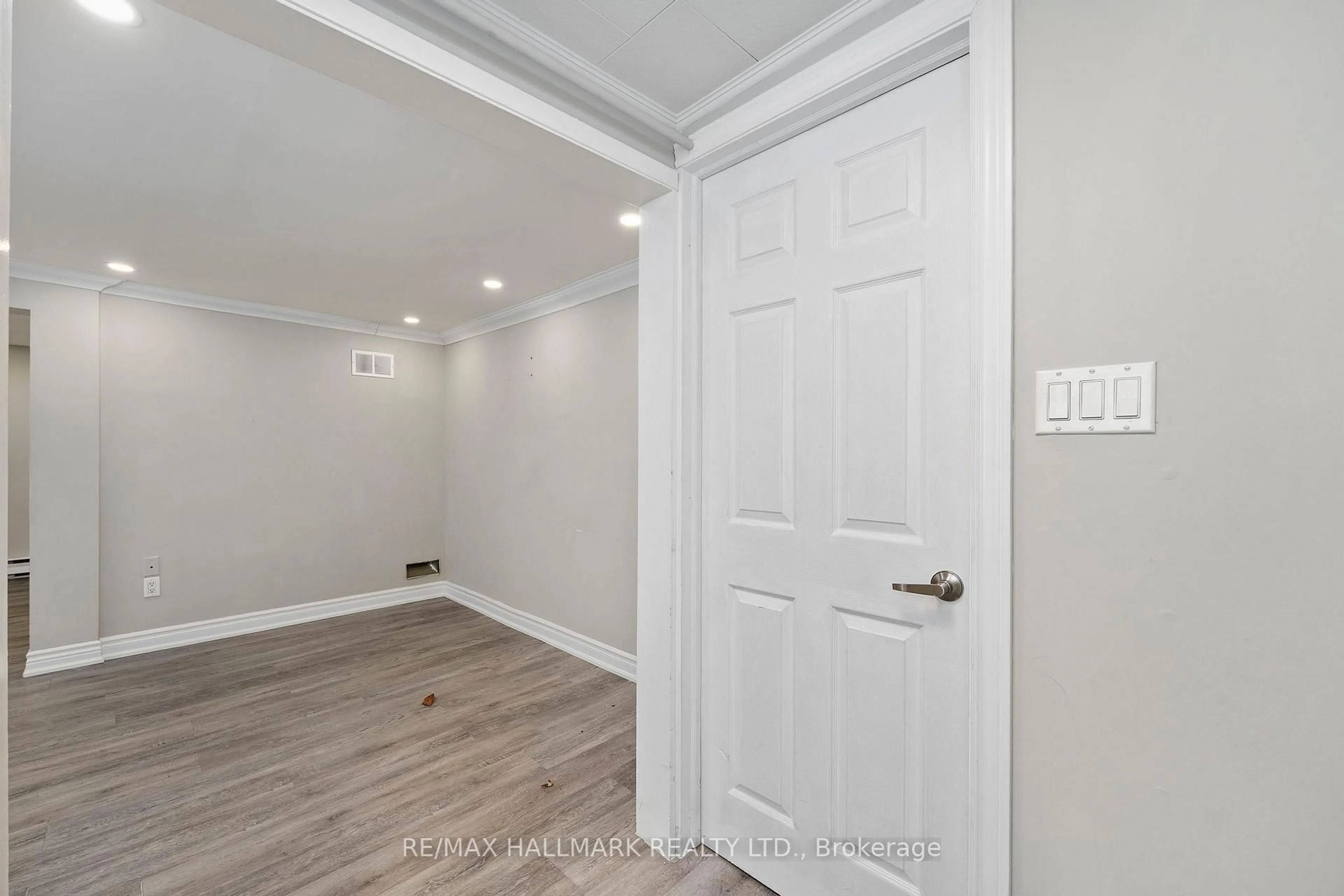 A pic of a room for 41 Shirlea Blvd, Georgina Ontario L4P 1L1