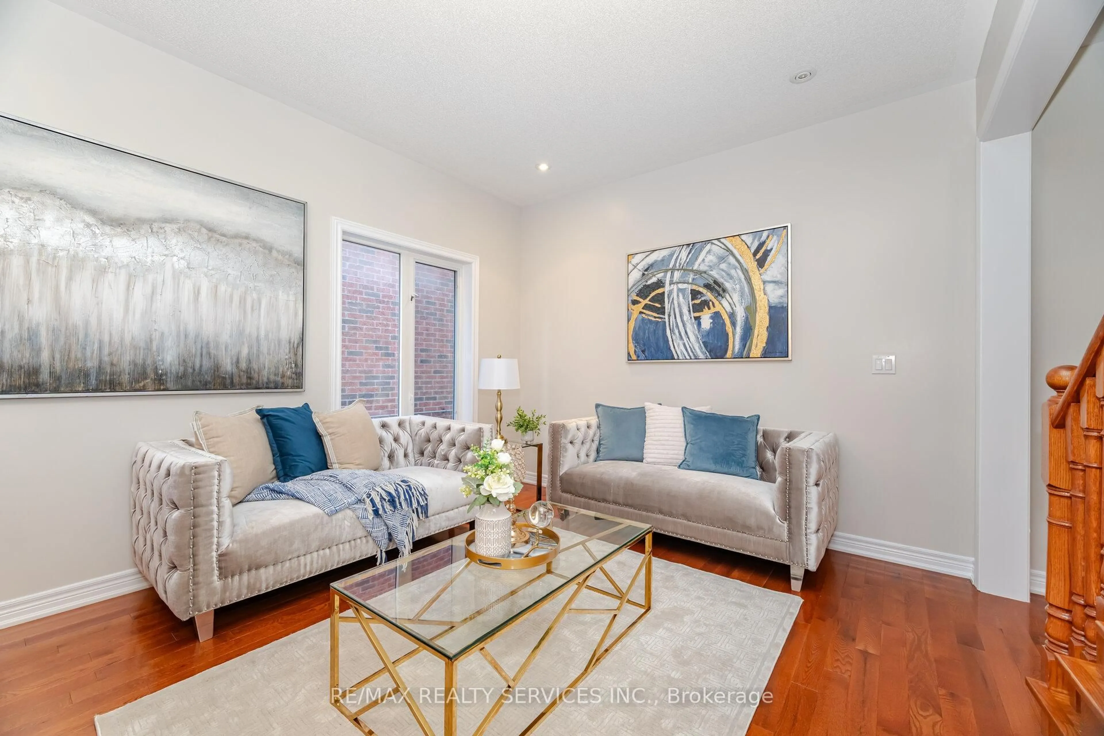 Living room with furniture, unknown for 71 Ivy Glen Dr, Vaughan Ontario L6A 0P3