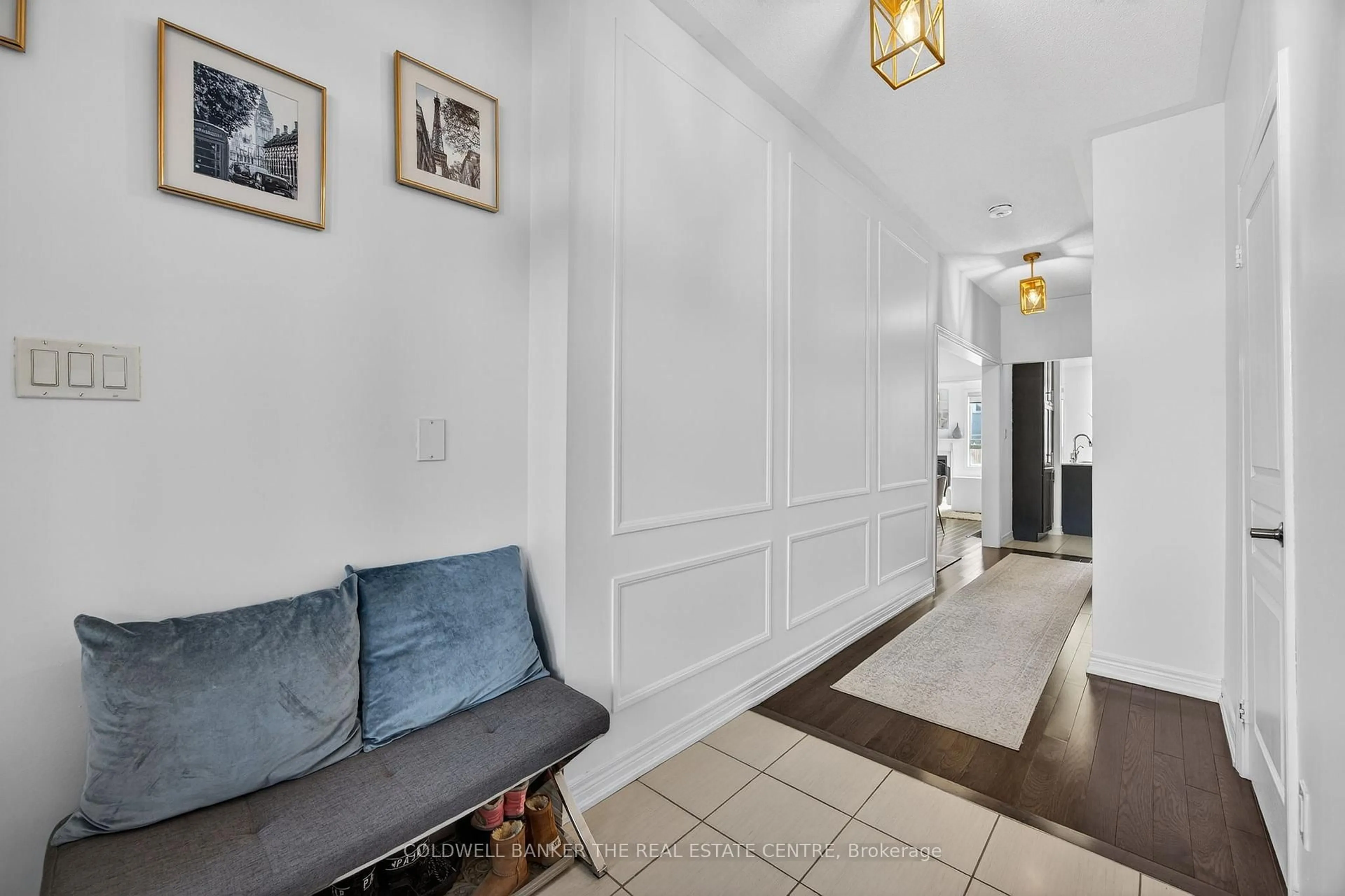 Indoor entryway for 91 Mcgahey St, New Tecumseth Ontario L0G 1W0