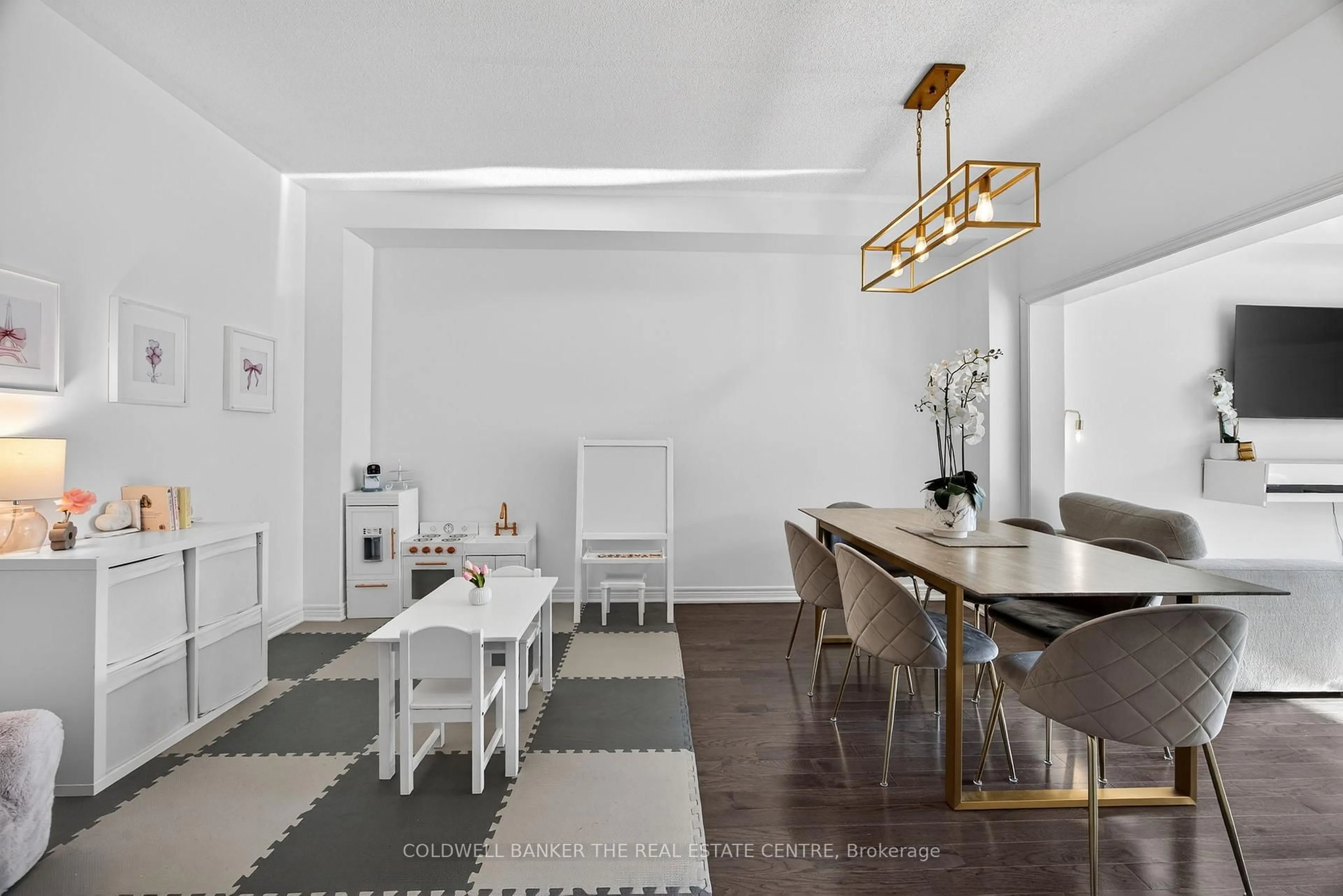 Dining room, unknown for 91 Mcgahey St, New Tecumseth Ontario L0G 1W0