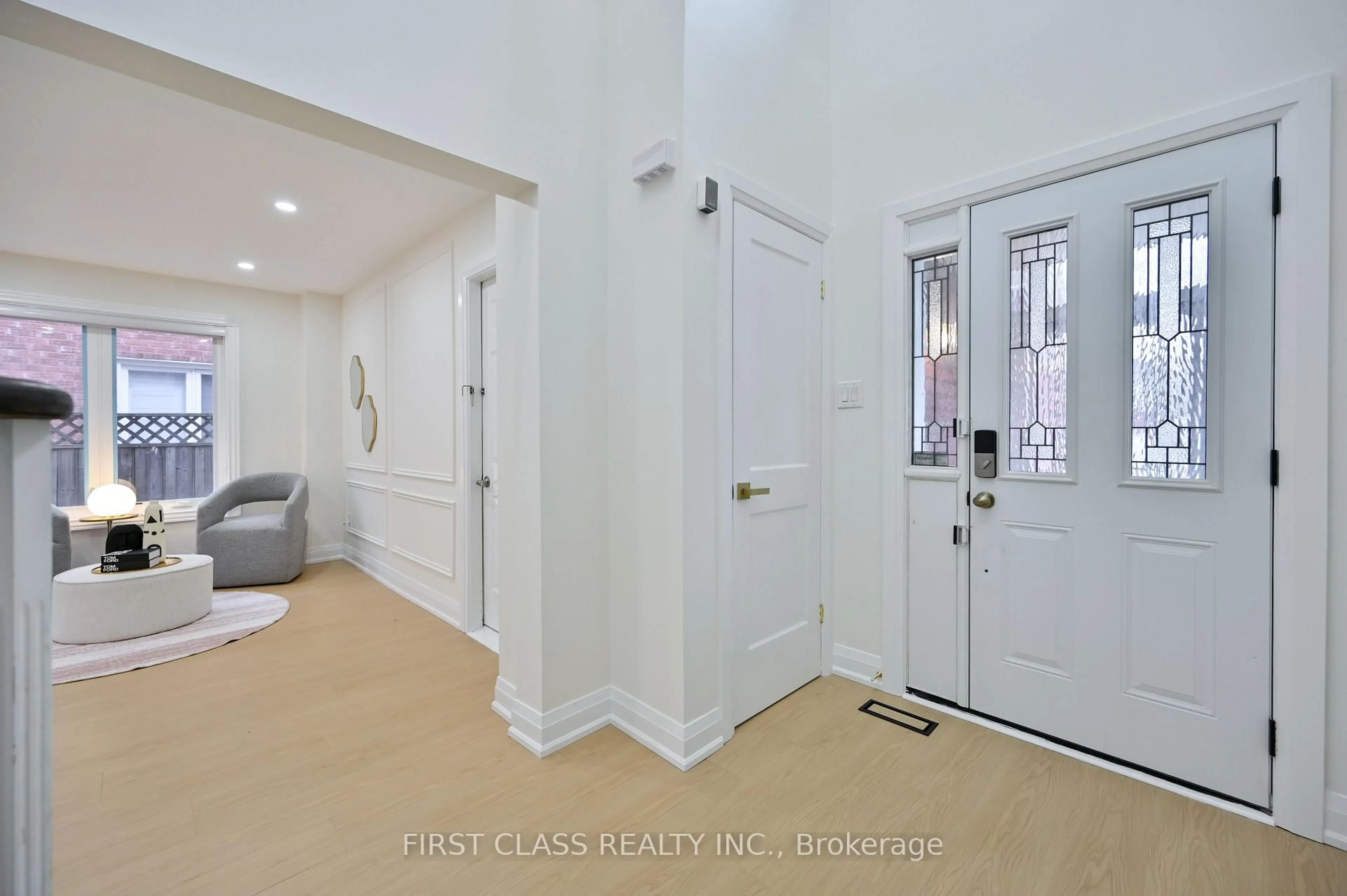 Indoor entryway for 151 Stather Cres, Markham Ontario L3S 2X2