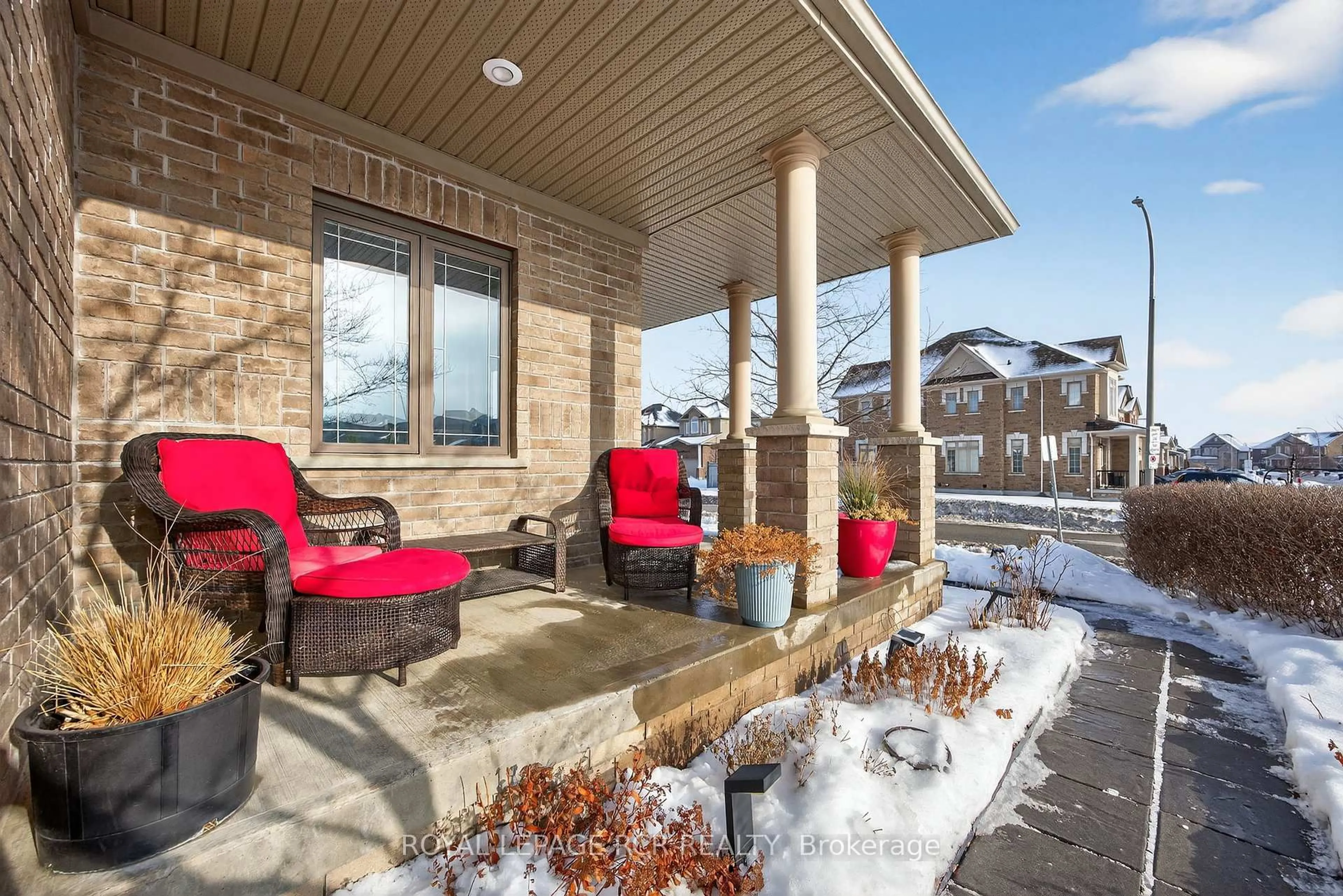 Patio, mountain view for 2 Irwin Cres, New Tecumseth Ontario L9R 0G6