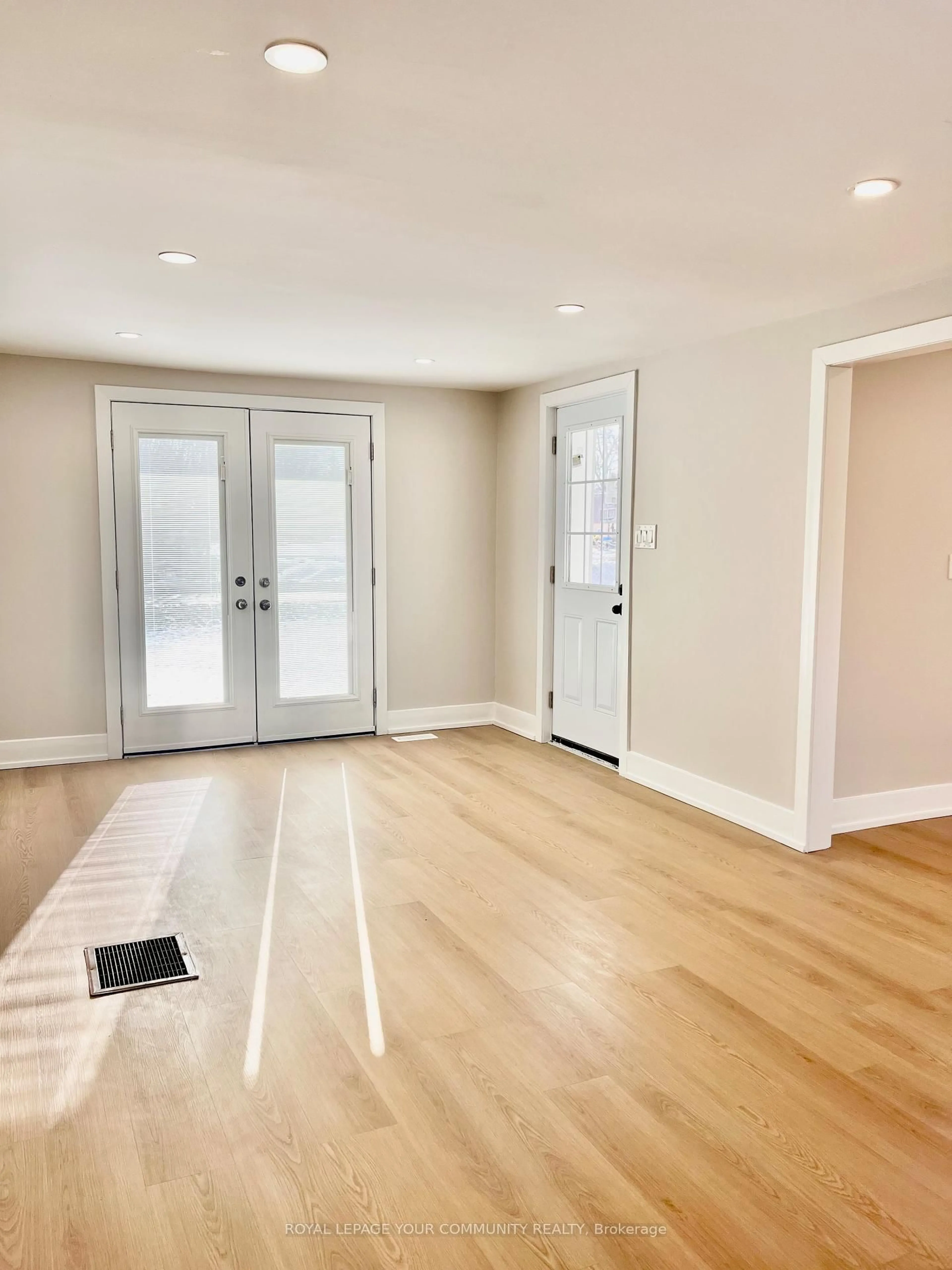 Indoor entryway for 11 Concession 14 Rd, Brock Ontario L0E 1E0