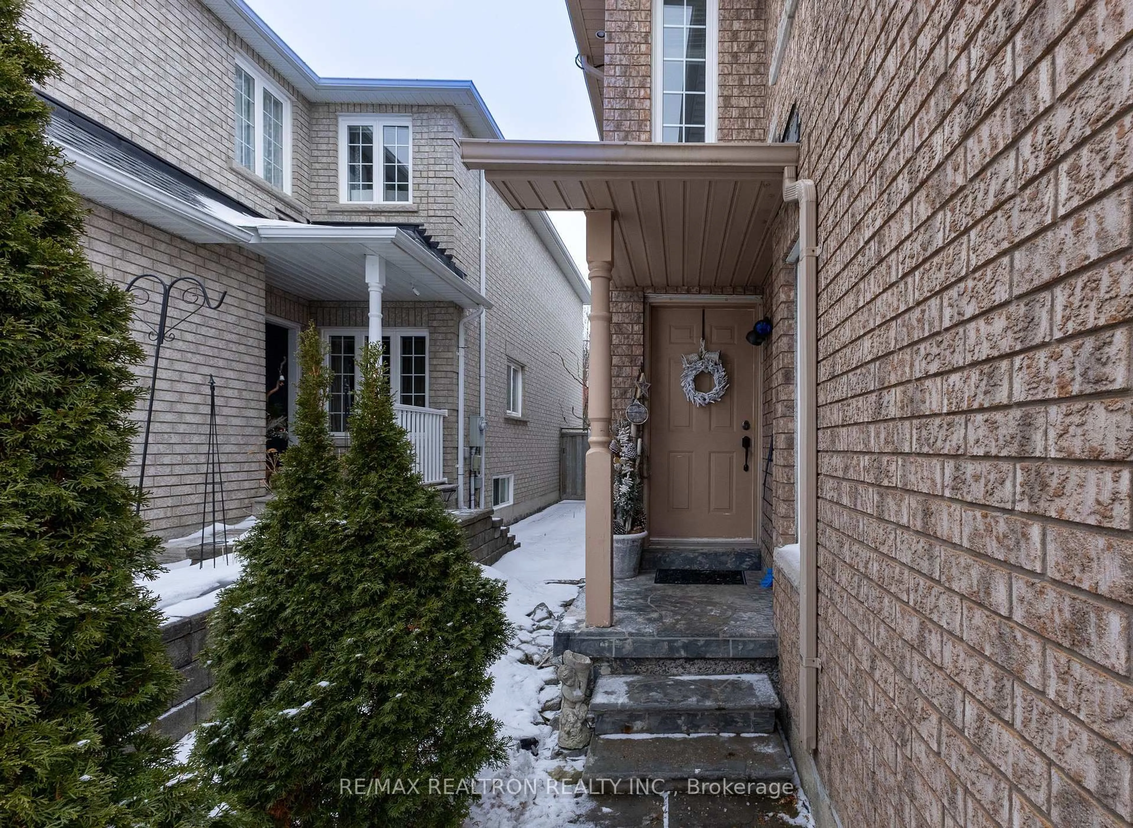 Unknown for 37 Woodhaven Cres, Richmond Hill Ontario L4E 3T1