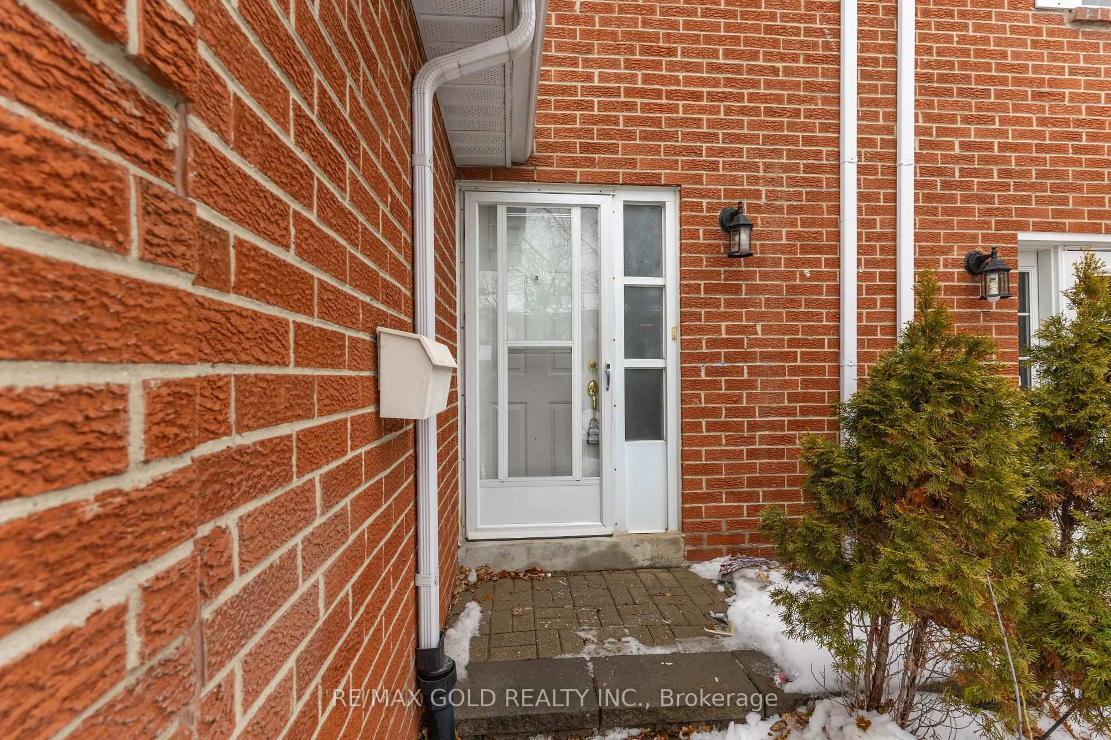 Indoor entryway for 20 Harper Way, Markham Ontario L3T 5A5