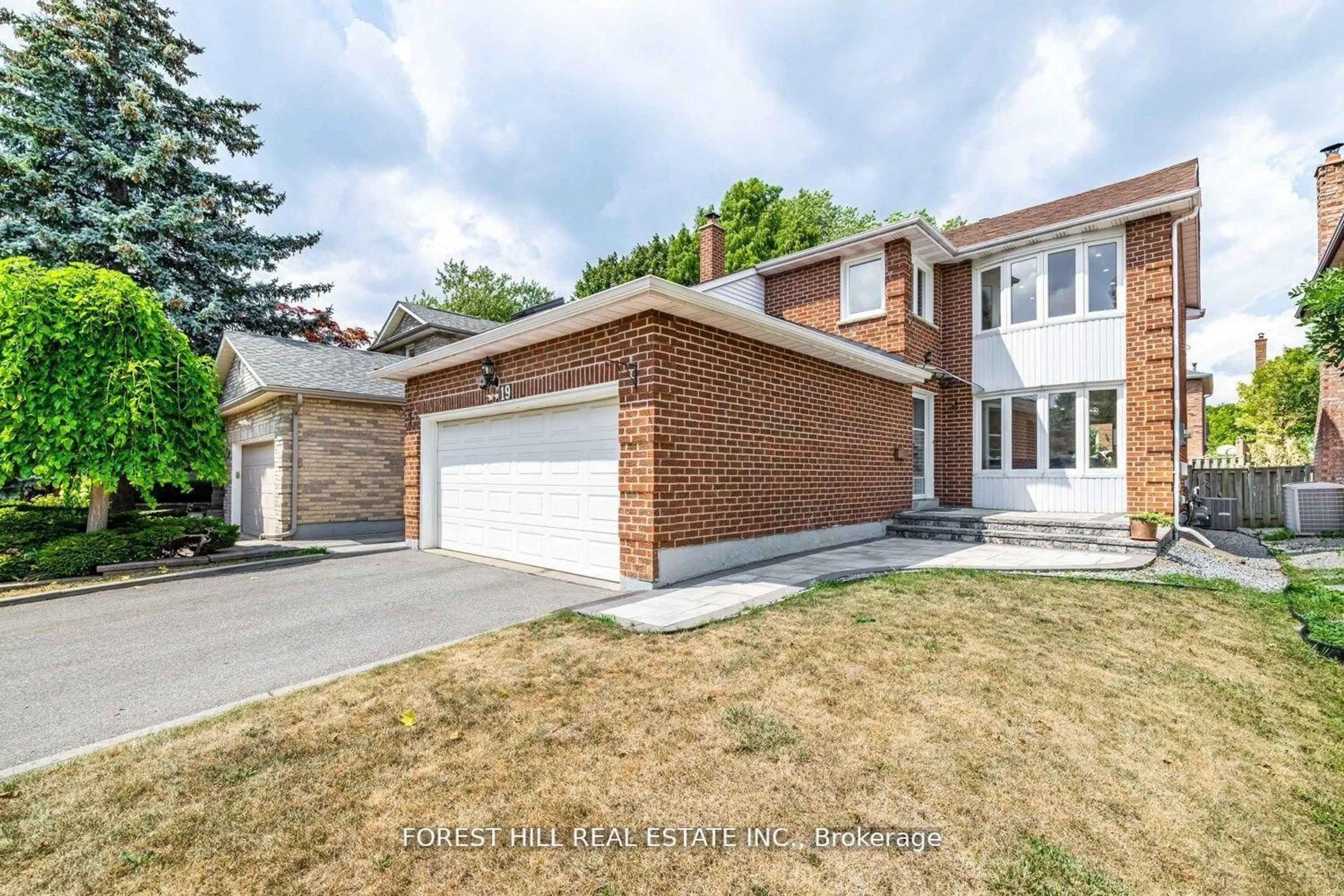 Home with brick exterior material, street for 19 Eleanor Circ, Richmond Hill Ontario L4C 6K6