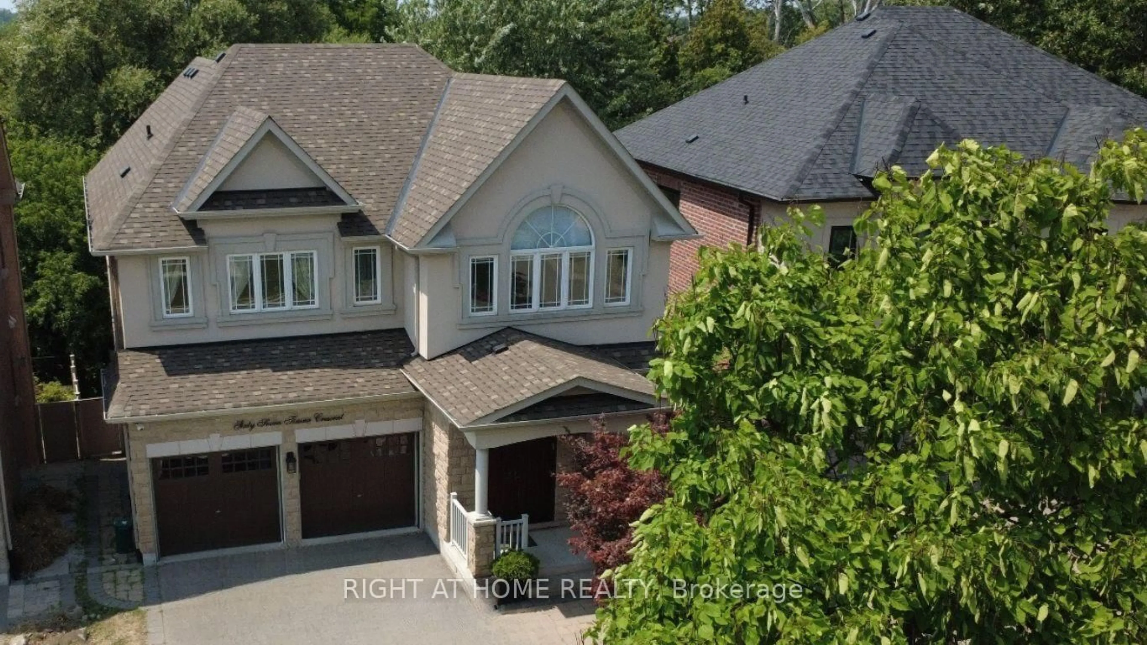 A pic from outside/outdoor area/front of a property/back of a property/a pic from drone, street for 67 Timna Cres, Vaughan Ontario L6A 4L7