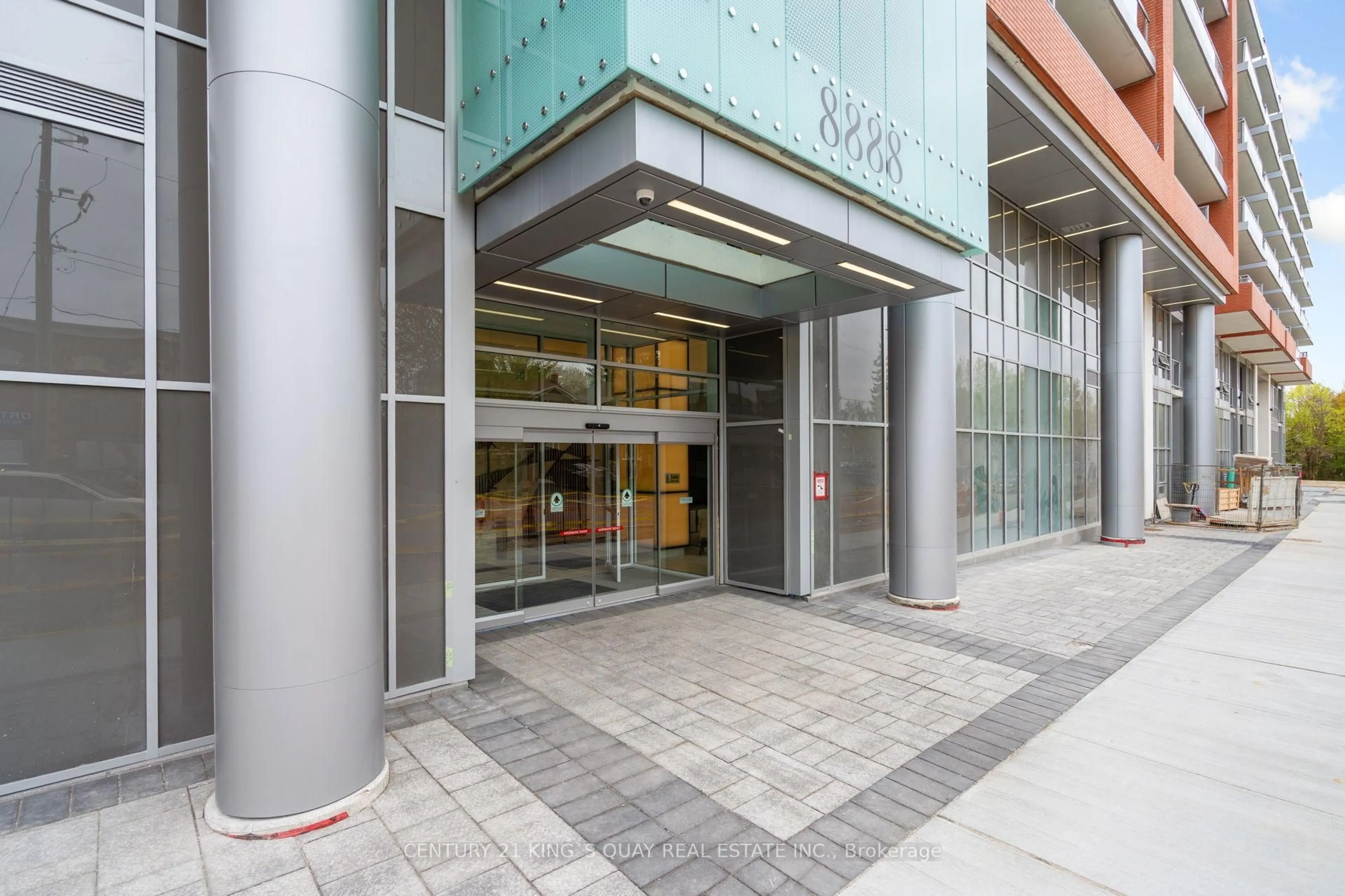 Indoor foyer for 8888 Yonge St #1004, Richmond Hill Ontario L4C 6Z1