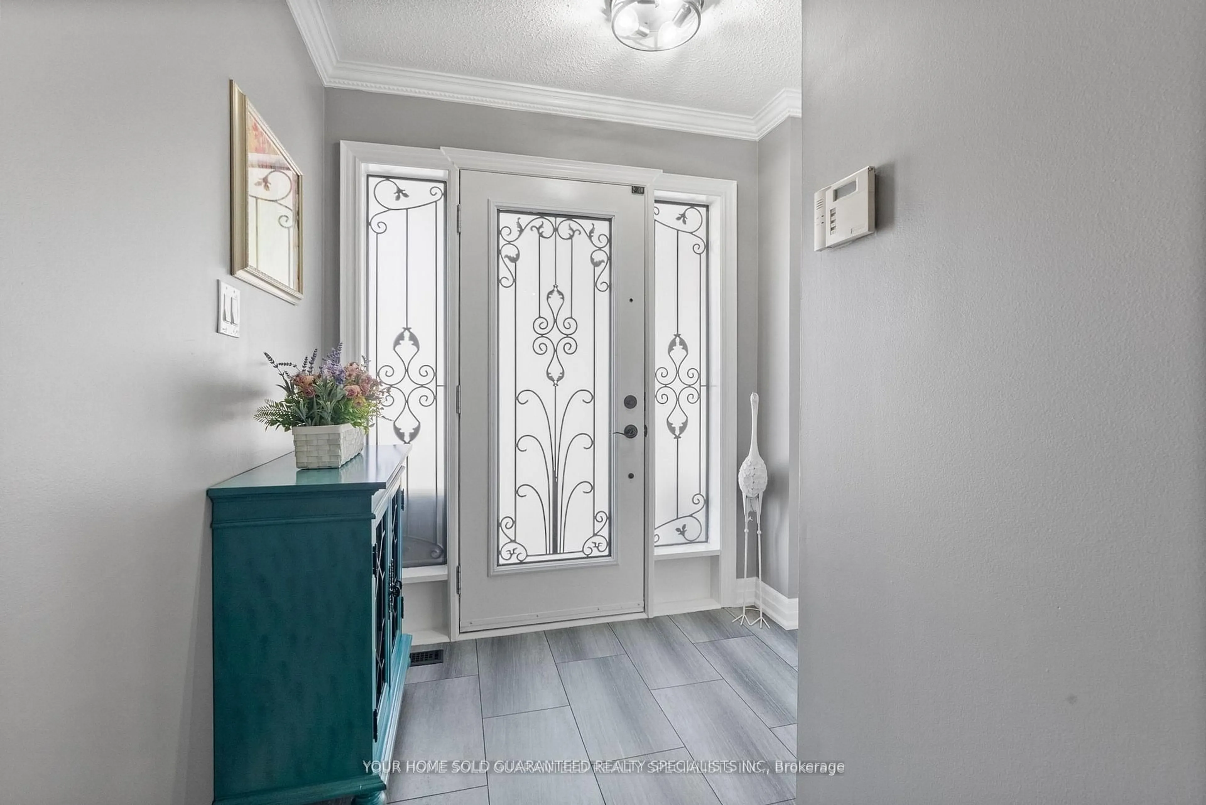 Indoor entryway for 77 Beaverbrook Cres, Vaughan Ontario L6A 3T3