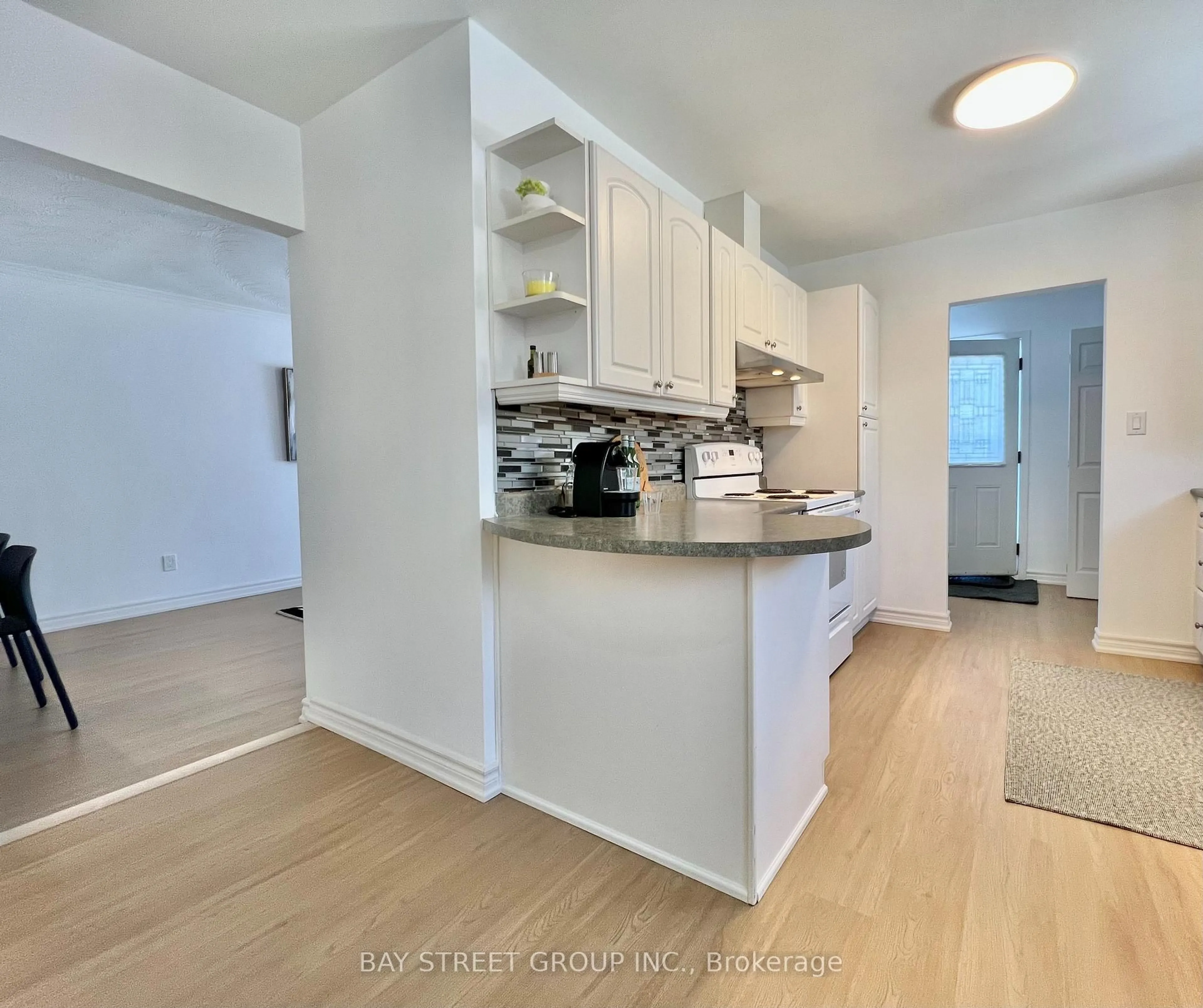 Unknown for 728 Sunnypoint Dr, Newmarket Ontario L3Y 2Z8