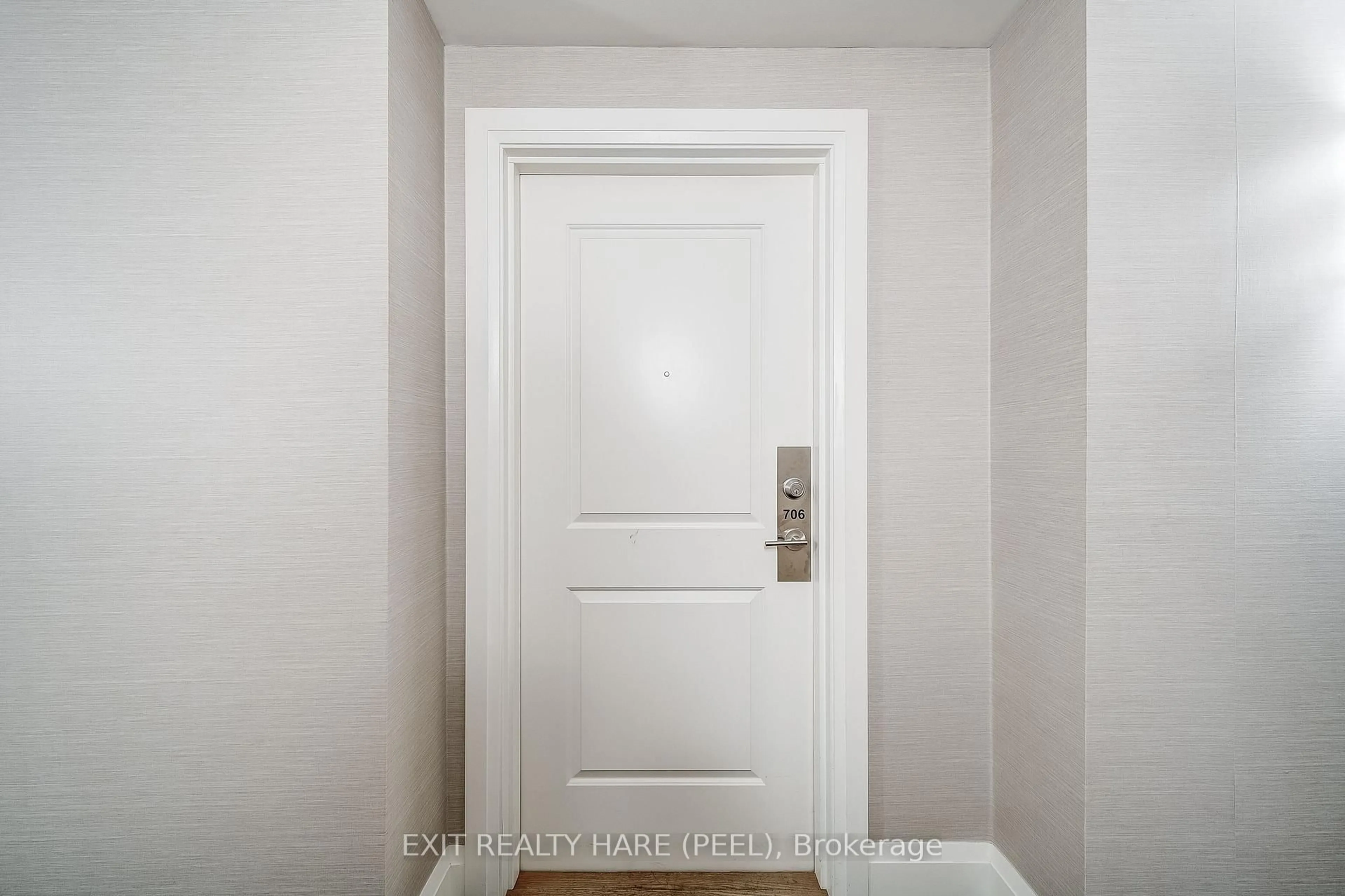 Indoor entryway for 12 Woodstream Blvd #706, Vaughan Ontario L4L 8C3