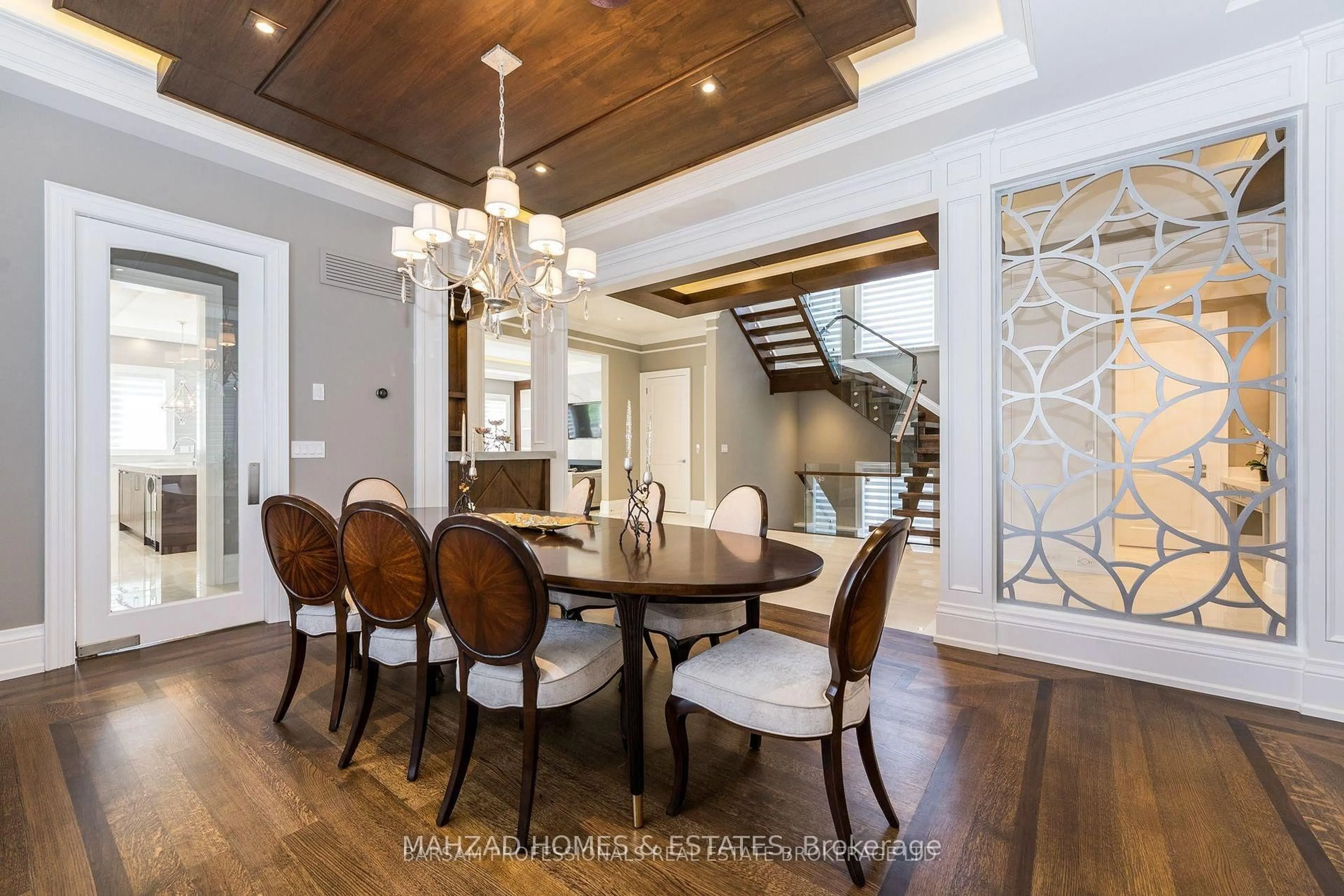 Dining room, wood/laminate floor for 107 Yonghurst Rd, Richmond Hill Ontario L4C 3T3