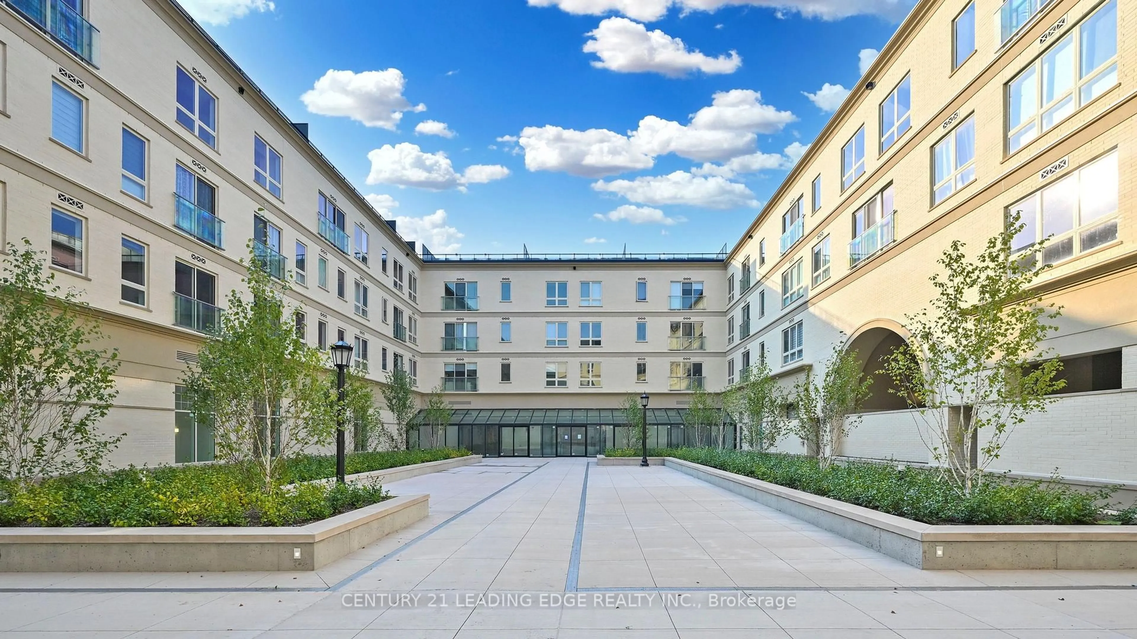 Patio, building for 101 Cathedral High St #216, Markham Ontario L6C 0P1